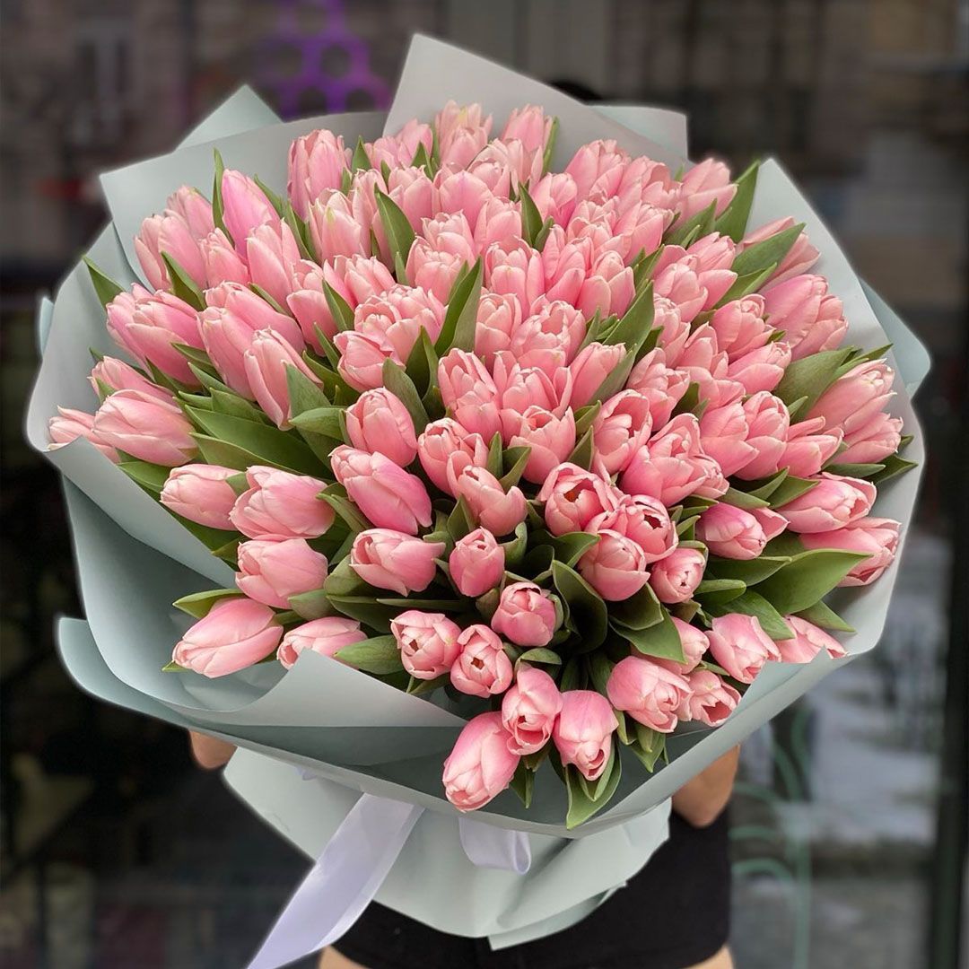 Букет з 101 ніжно-рожевого тюльпана