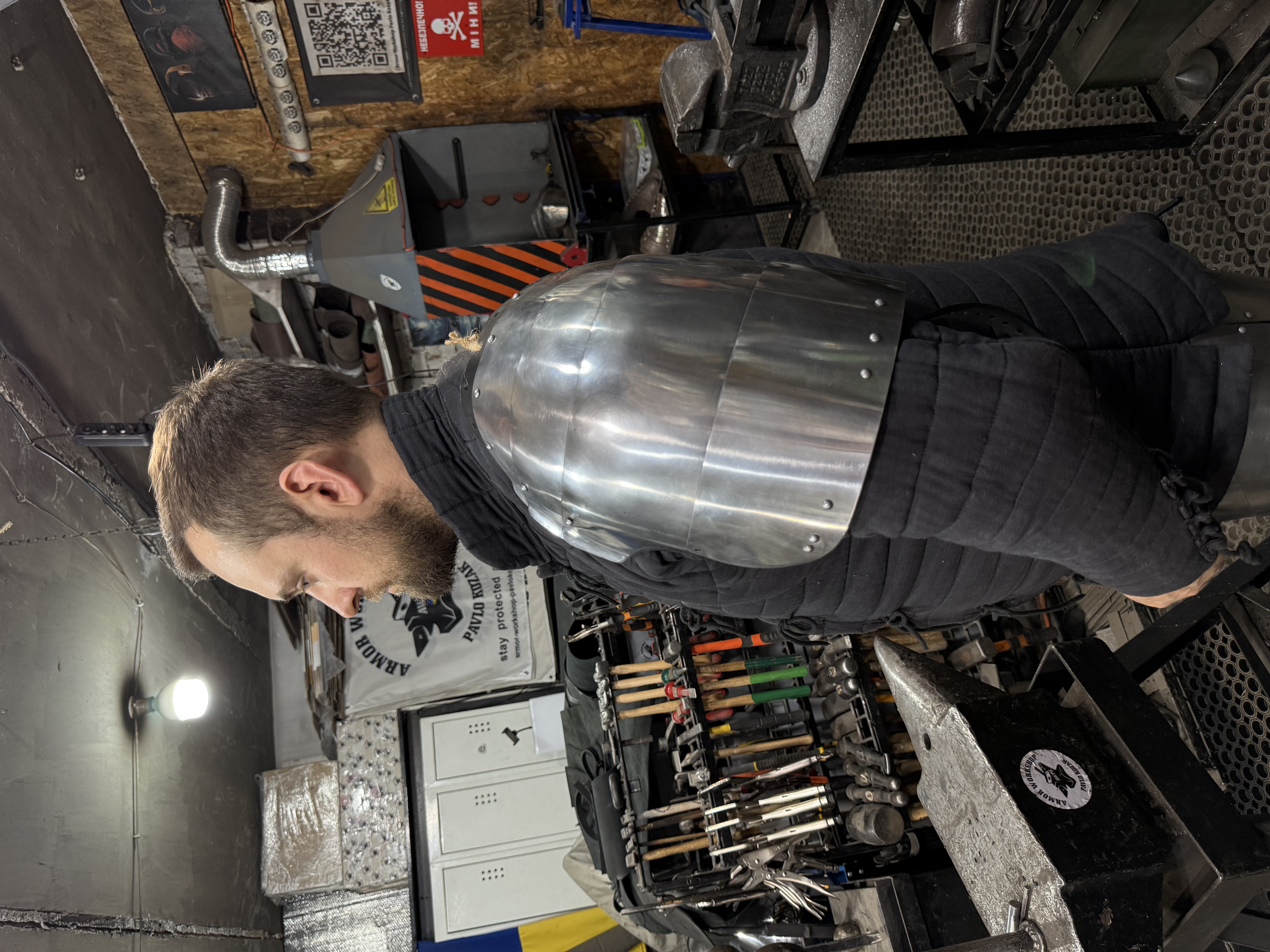 Armor shoulders model 3 « wide back»