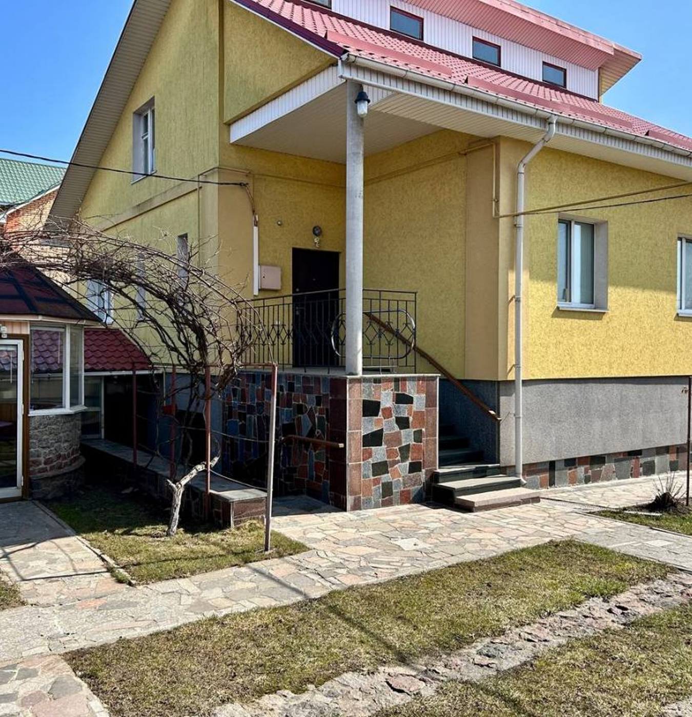 Будинок у Бучі з ділянкою 5,5 соток та центральними комунікаціями