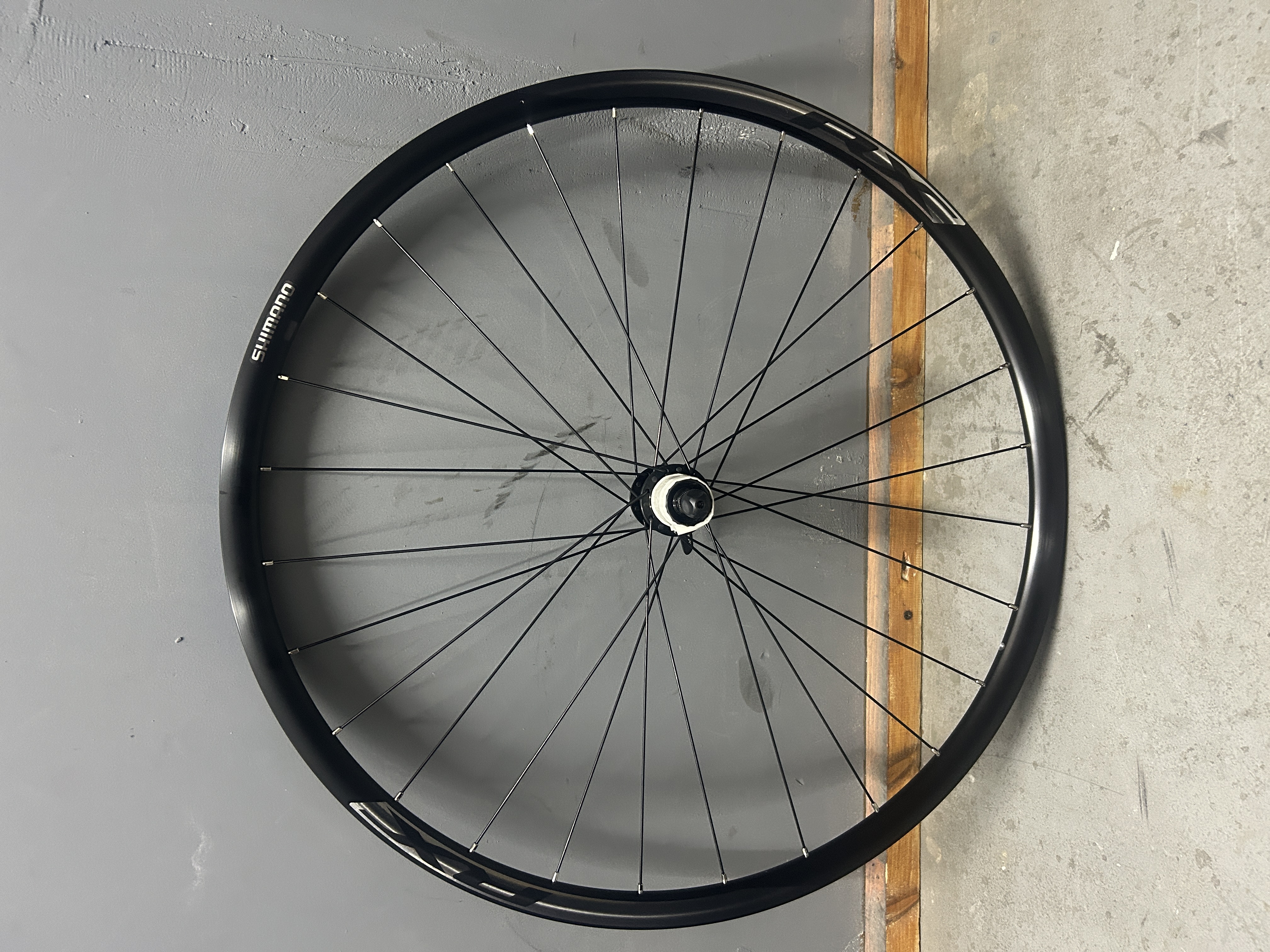 Колесо задне Shimano WH-RX010 28-29"