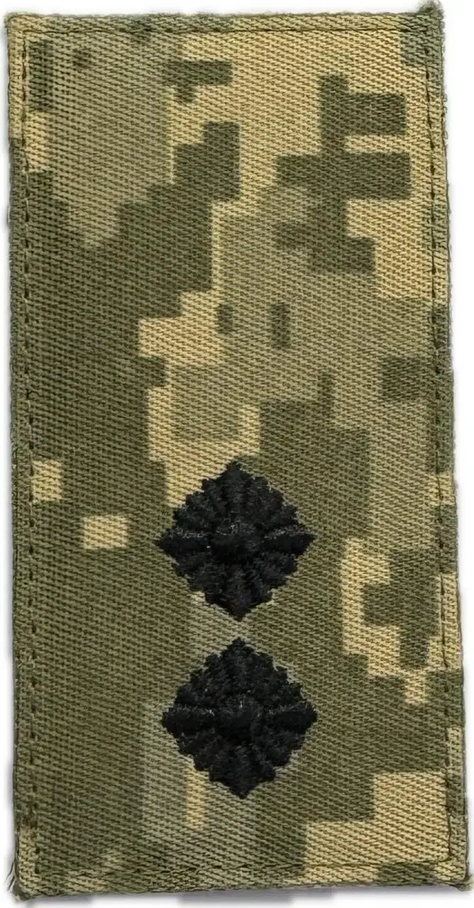 Погон Лейтенант (чорна нитка, на липучці) піксель