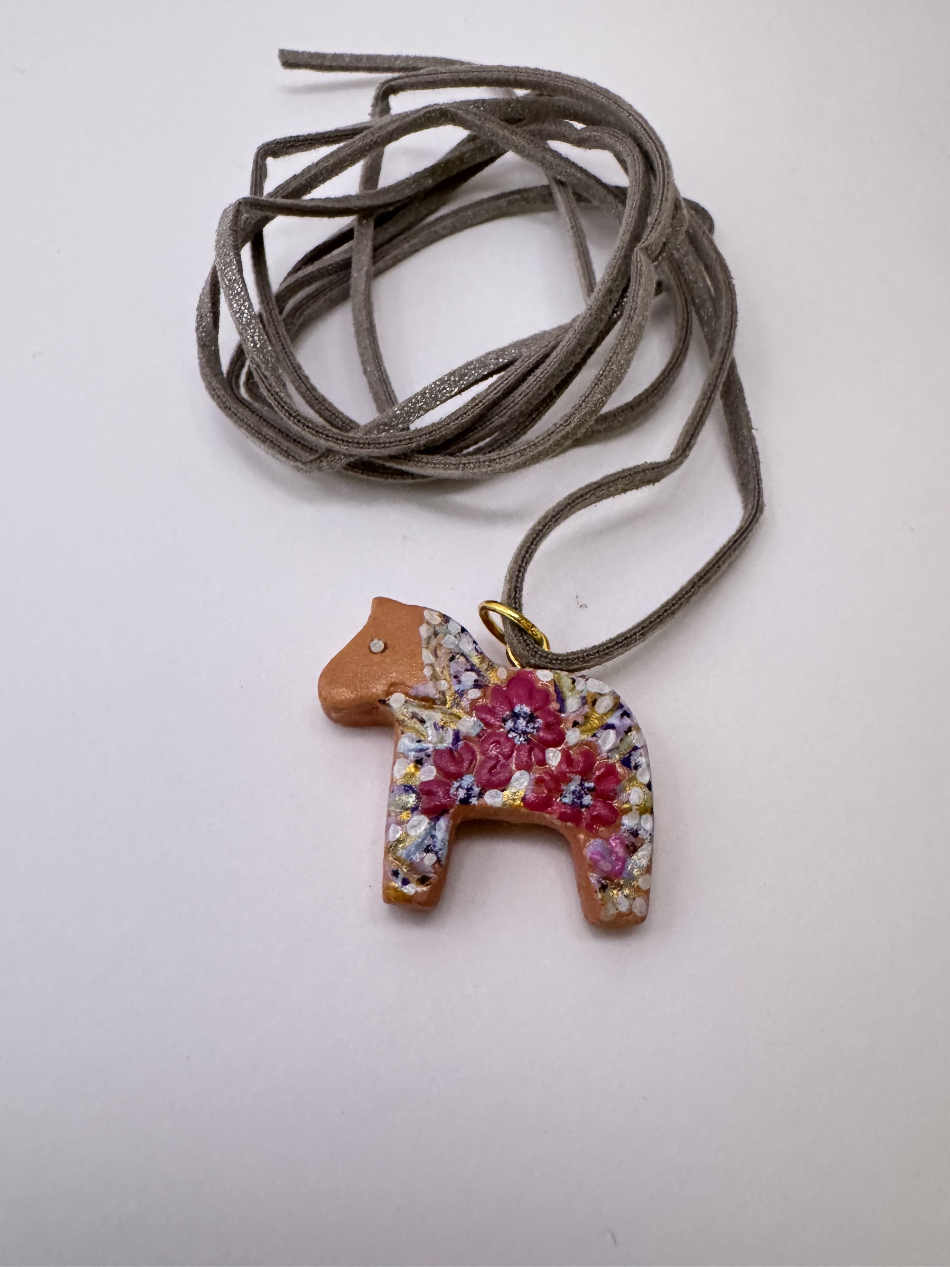 Підвіска на шию «Коник» з глини, ручний розпис