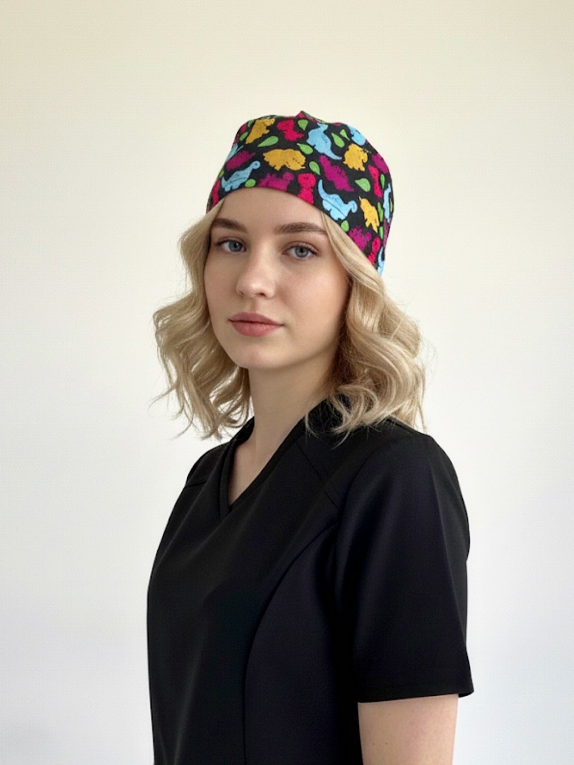 Медична шапочка з принтом "Кольорові динозаври"