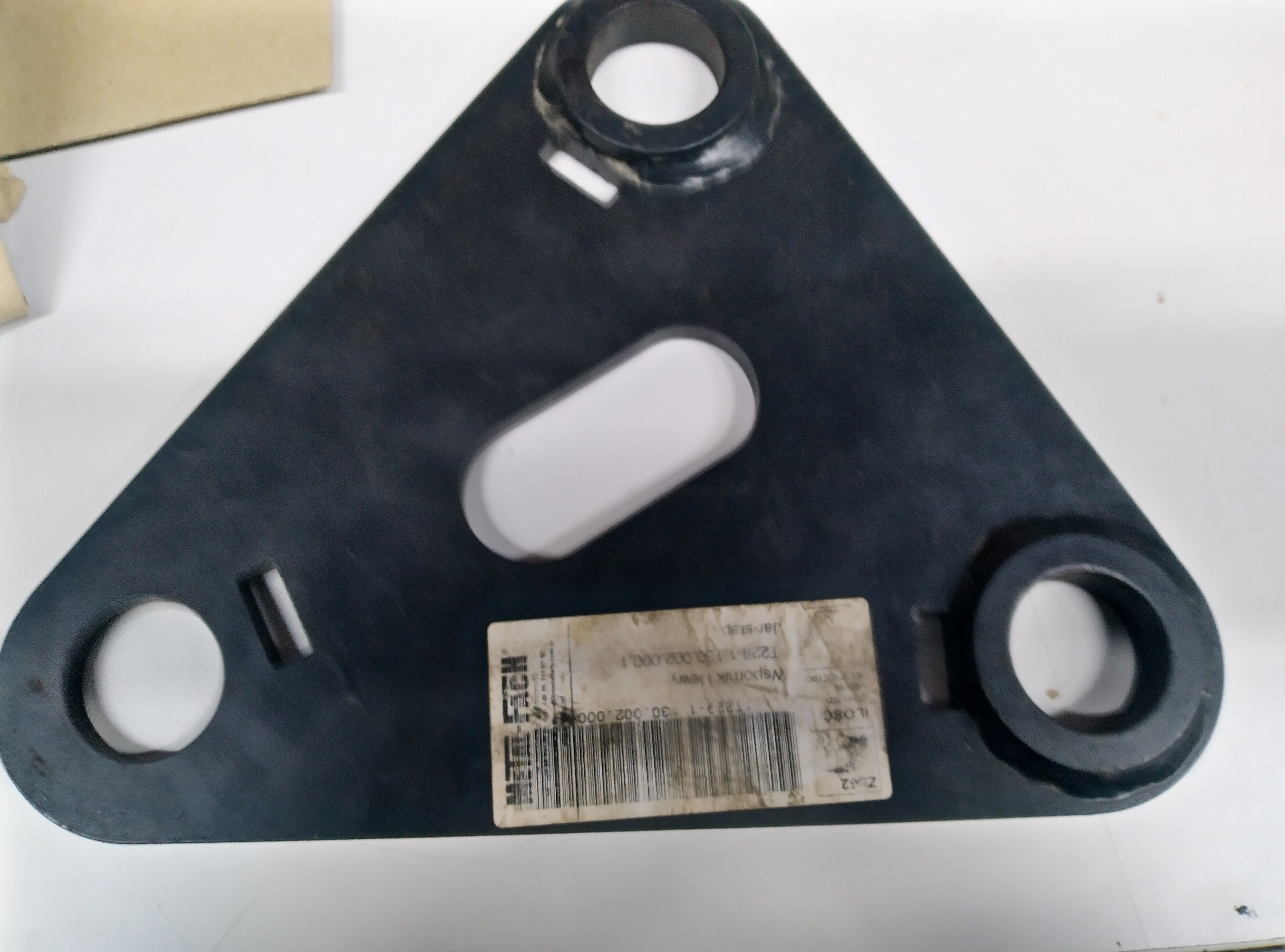 T229-1 130.001.000.1 Кронштейн II правий