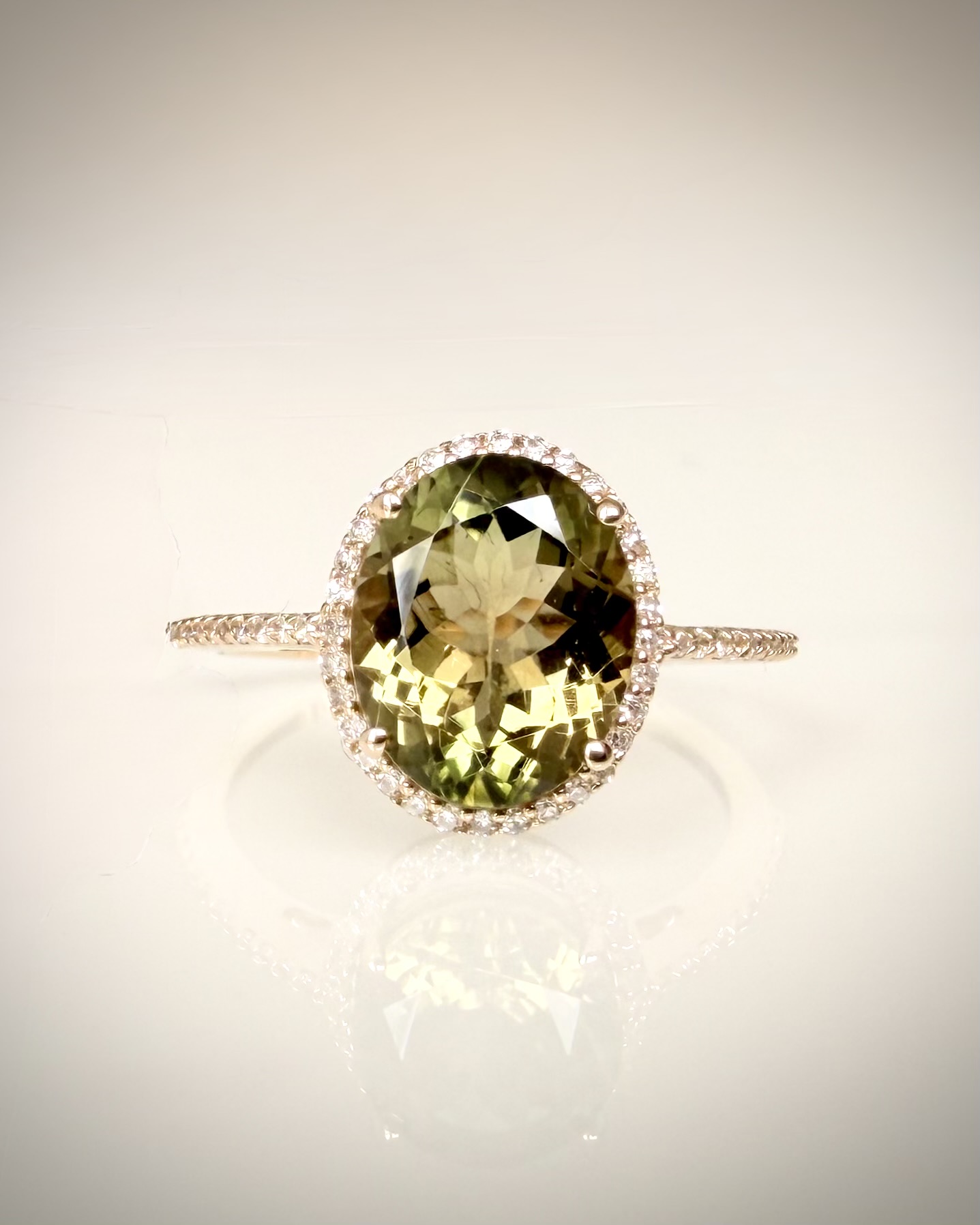 Luonnollinen turmaliinisormus 2,59 ct 14K keltakultaa