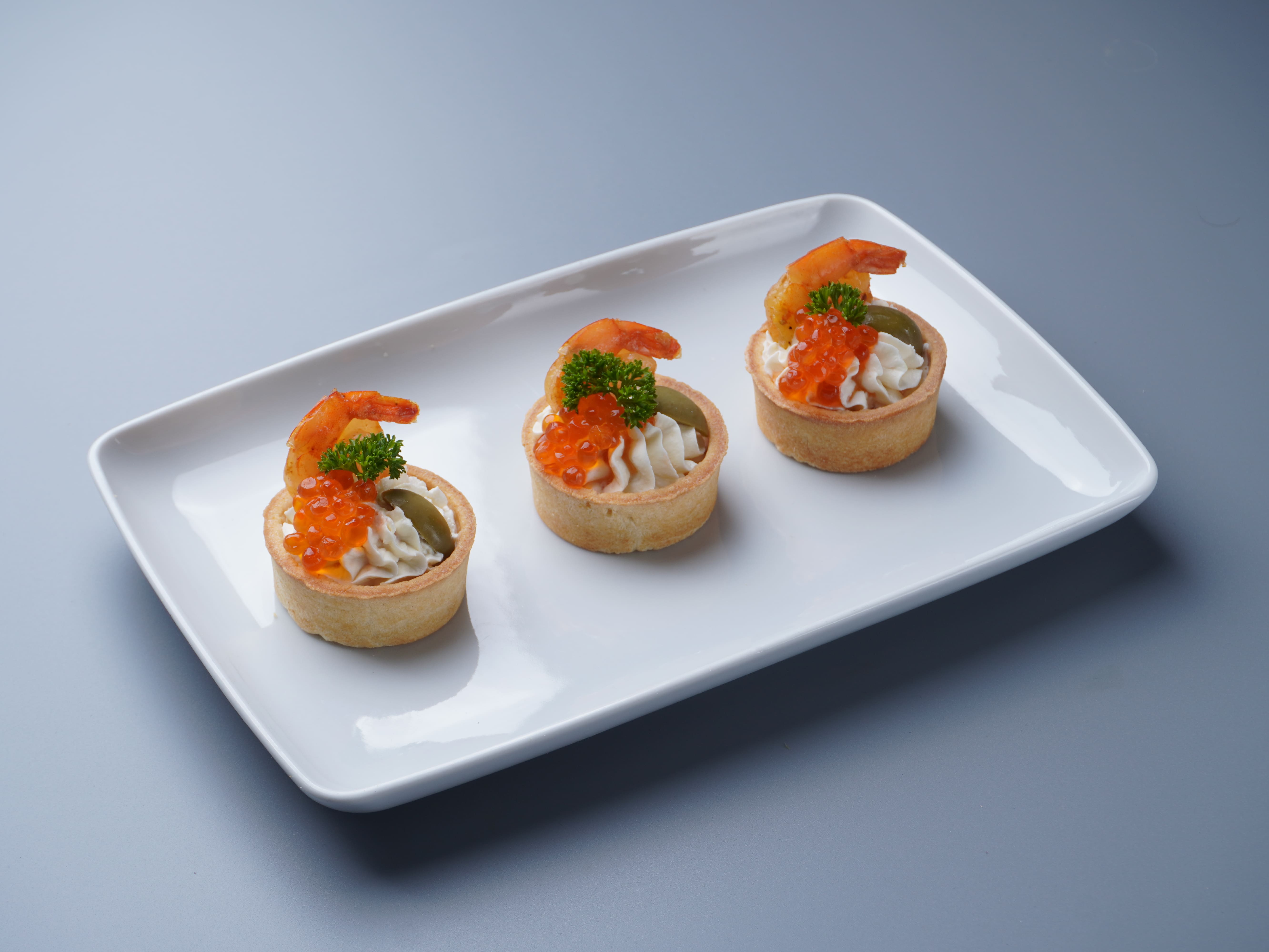 Корзинка з крем чізз, креветкою та червоною ікрою (35гр.)