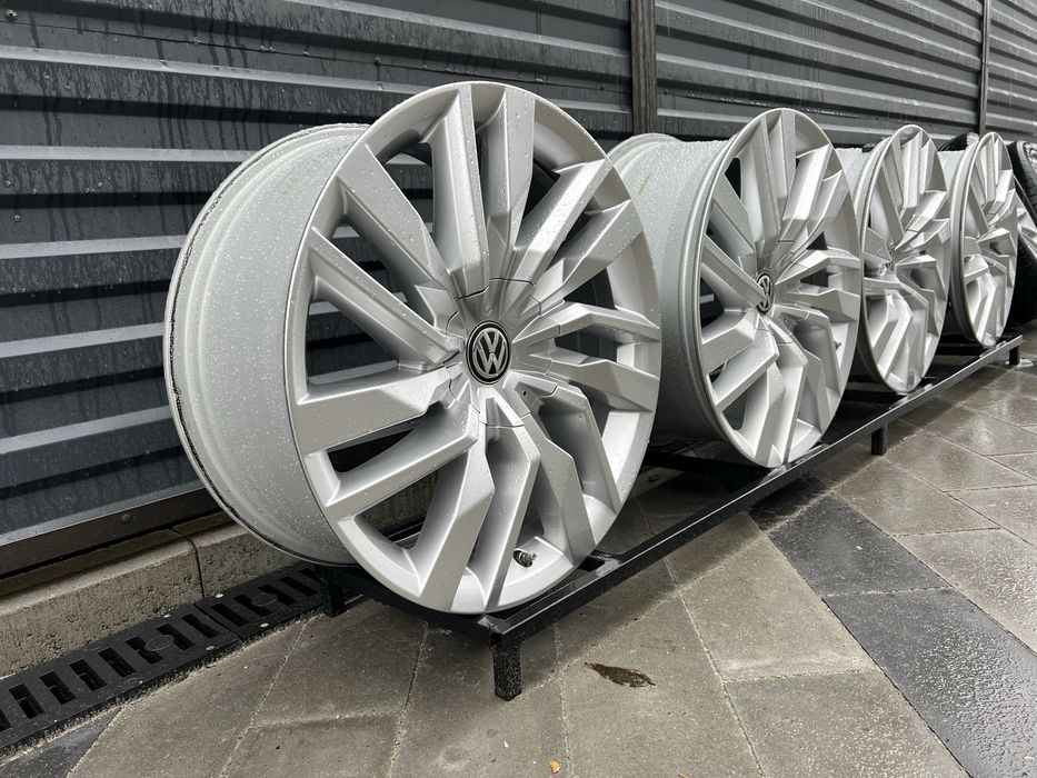 Диски 19R 5x112 8J ET28 DIA 66.6 VW T-Roc Touareg Tiguan
