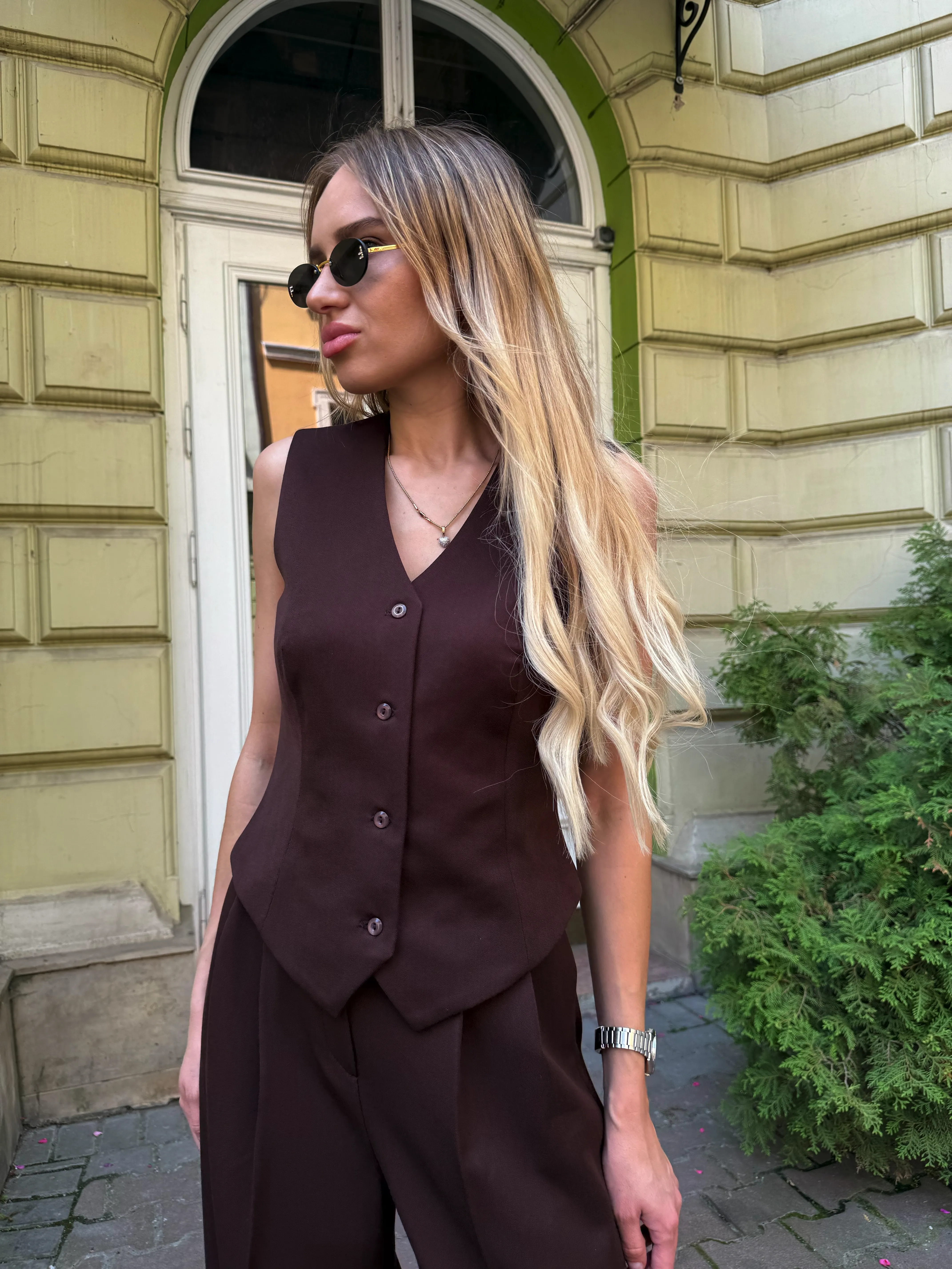 жилет Basic brown