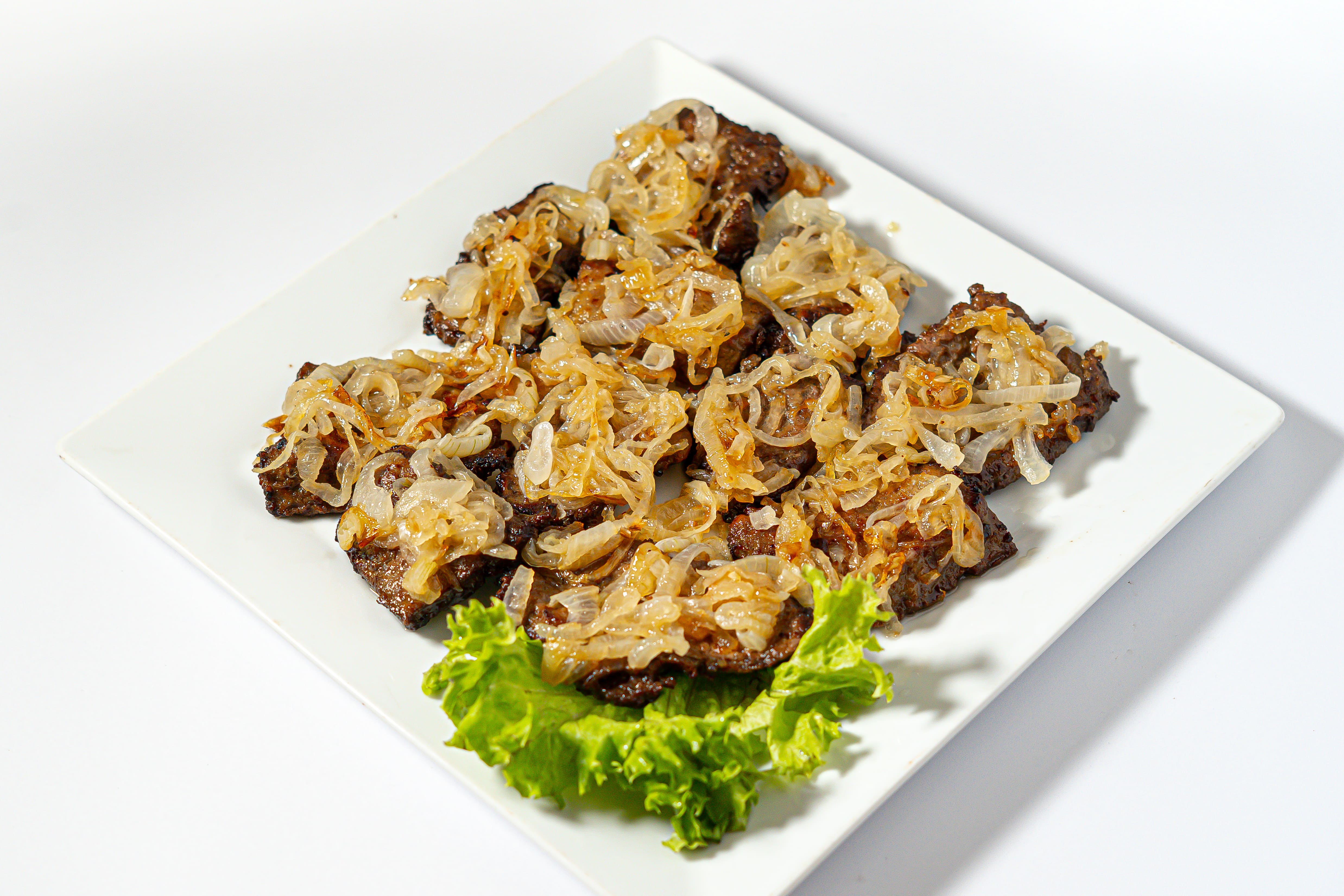 Печінка яловича з цибулею