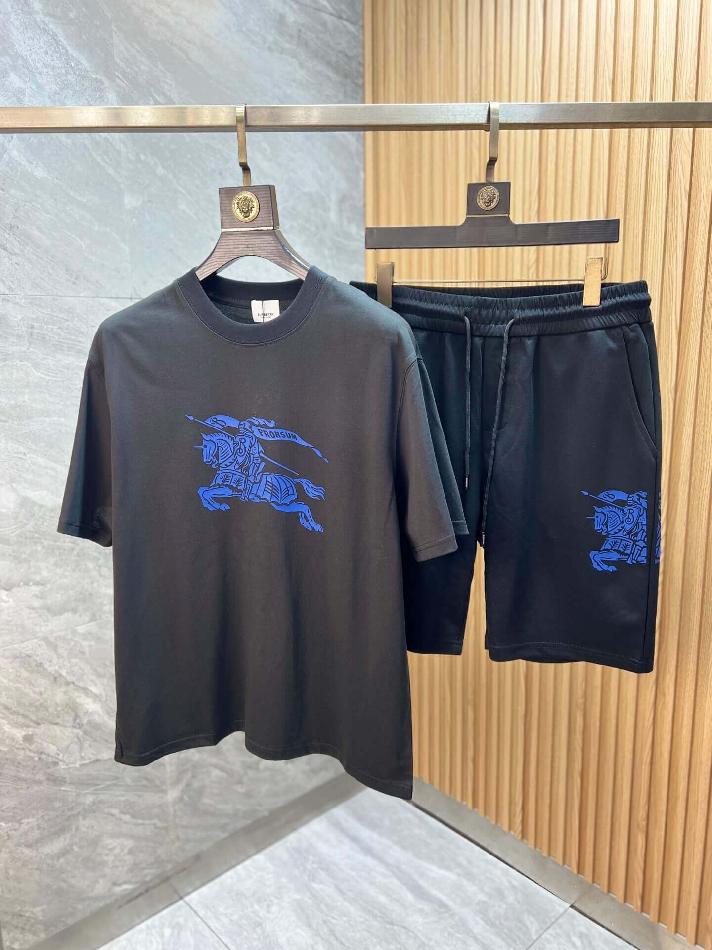 Burberry костюм