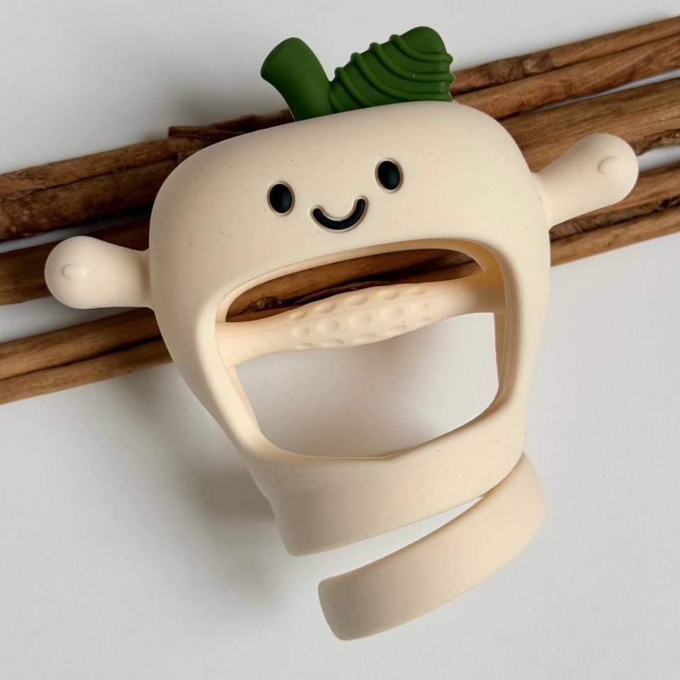 Прорізувач силіконовий на руку "Яблучко"