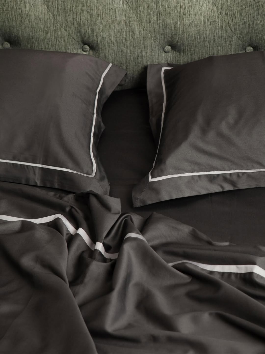 Постільна білизна з сатину, колір Темно-сірий з сірою смужкою