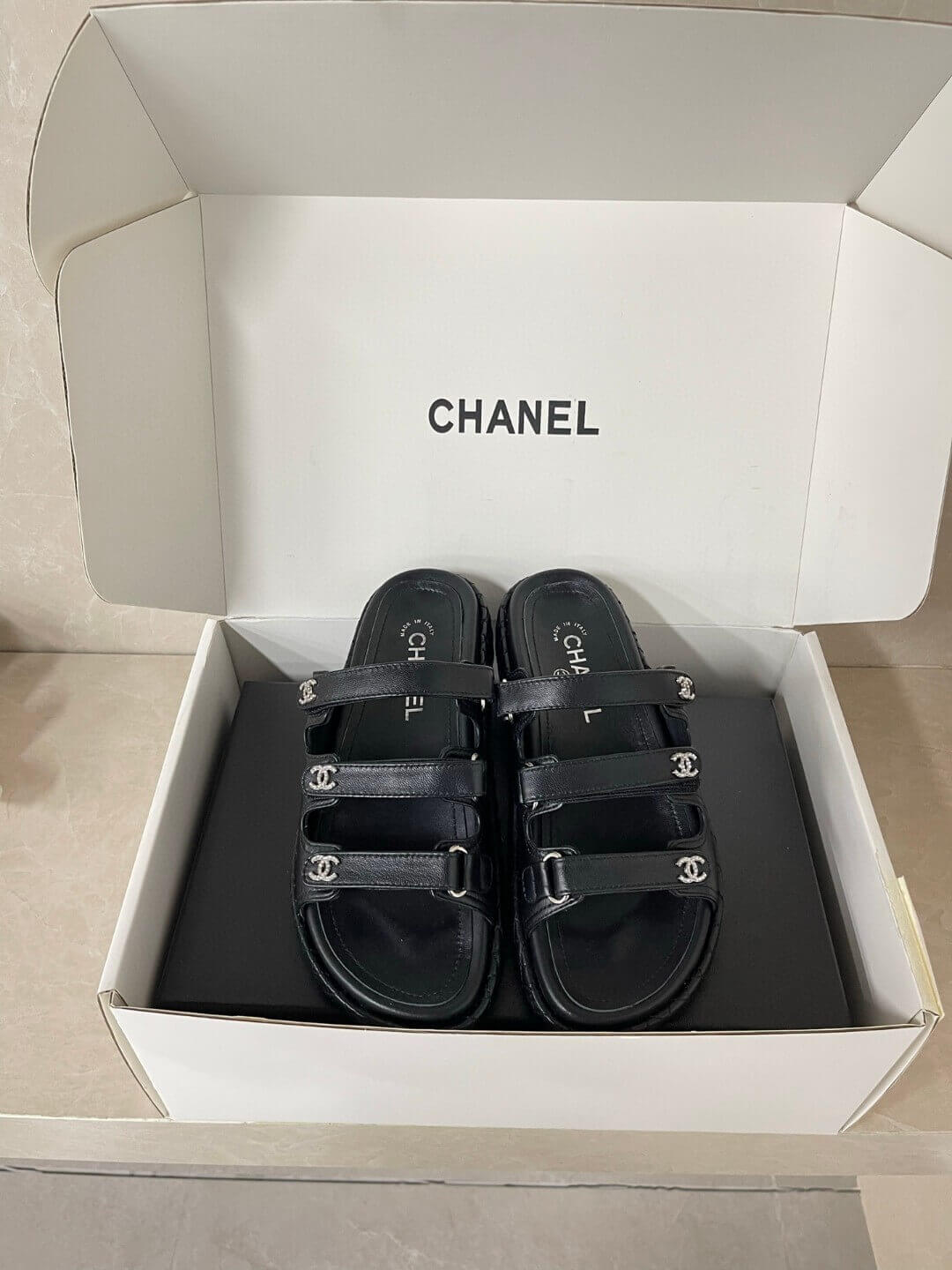 Chanel шльопанці