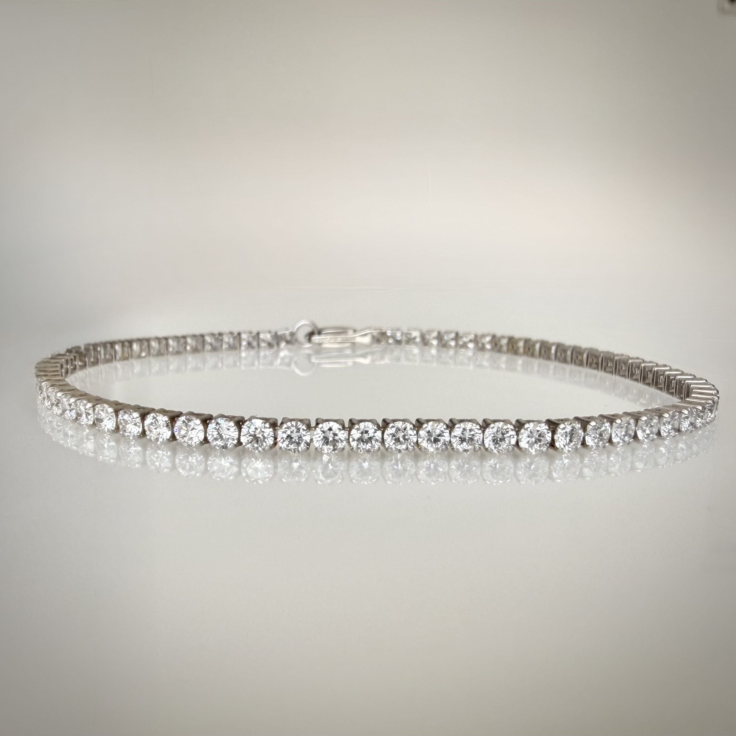 14K valkokultainen tennisrannekoru 3,27 ct