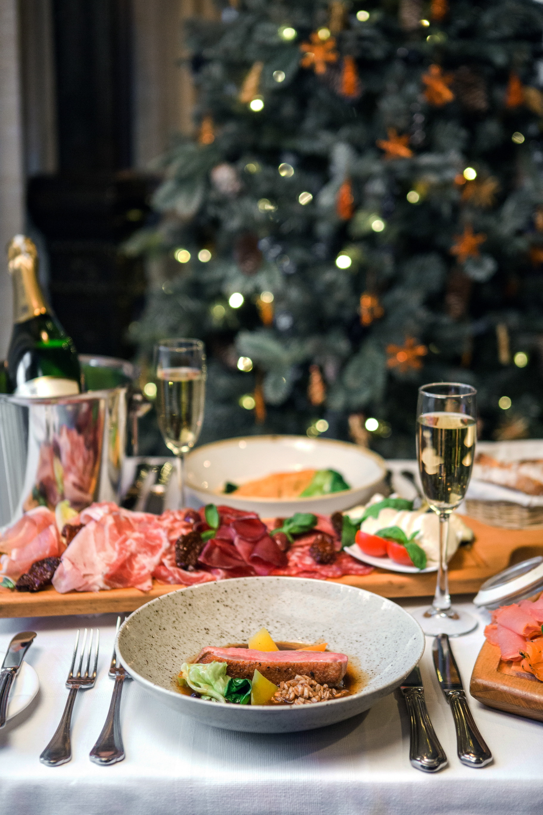 Кошик Традиційний з Подарунком