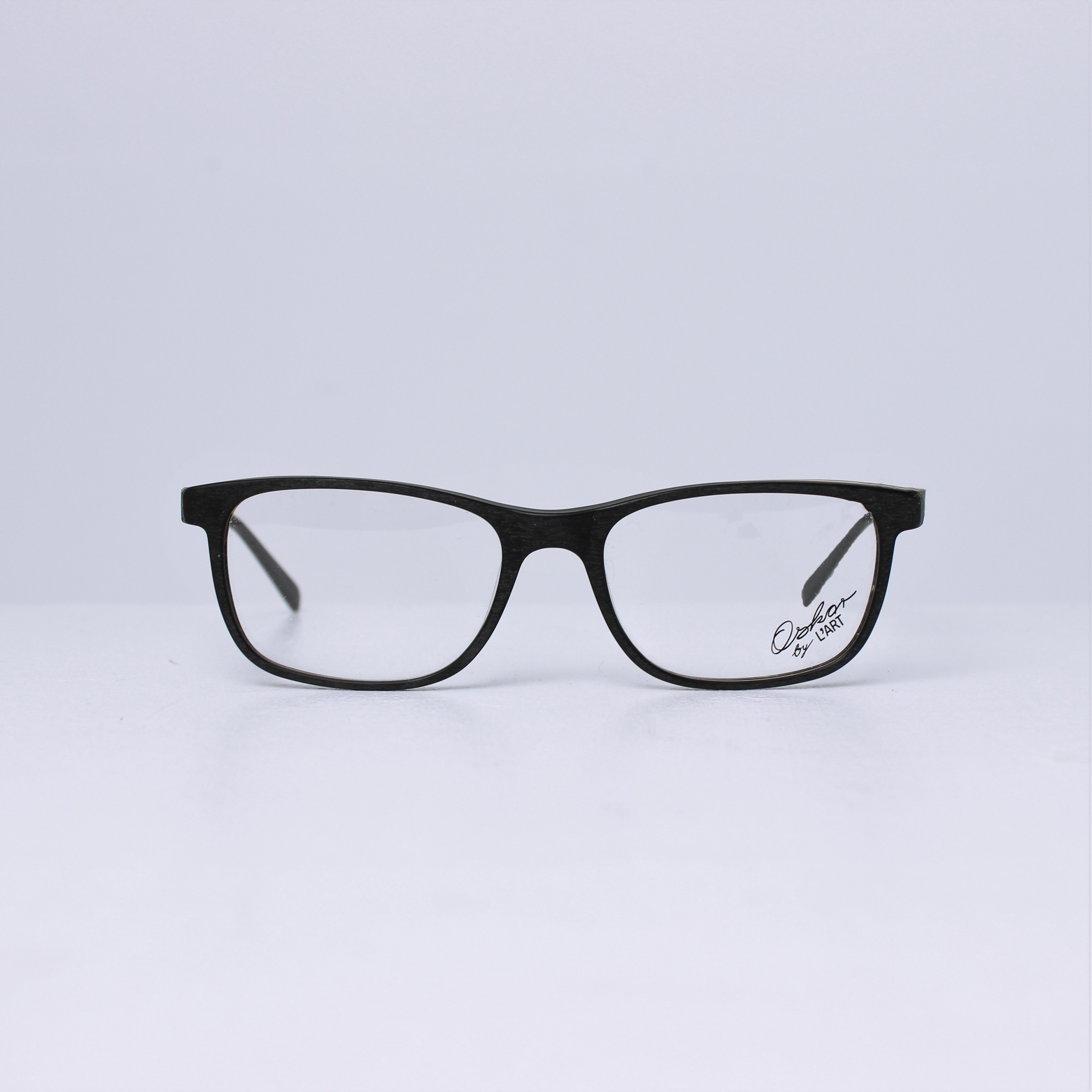 Oskar Black Wood