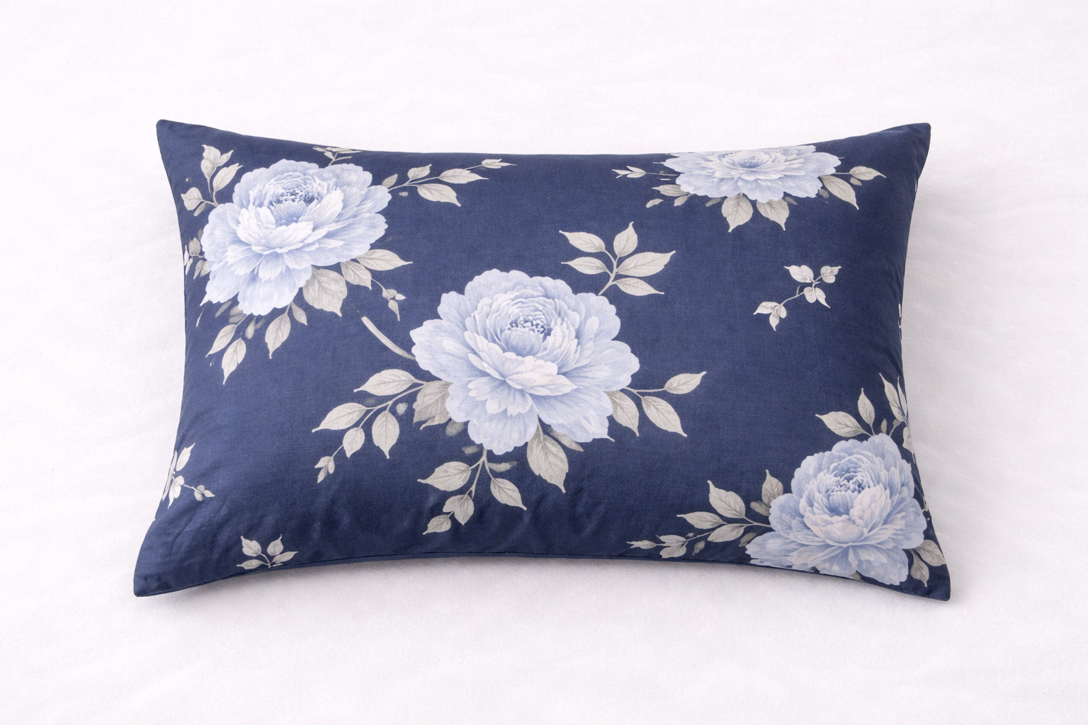 Наволочка ранфорс принт "Блакитні квітки на синьому"