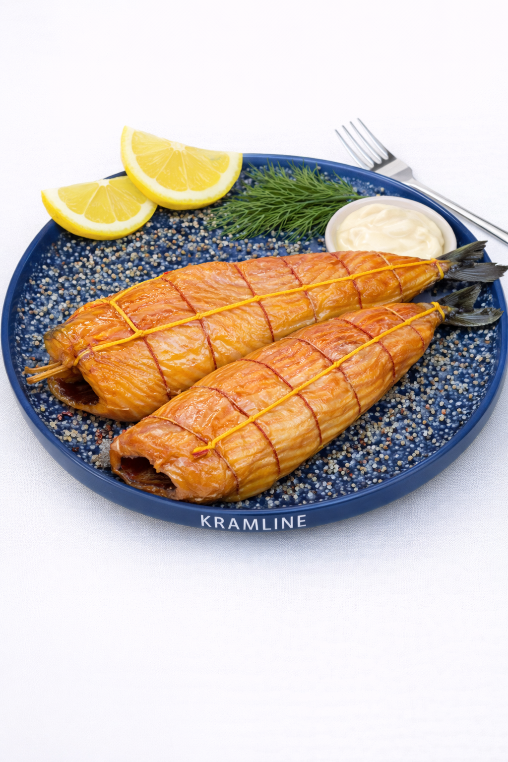 Хребти лосося гарячого копчення