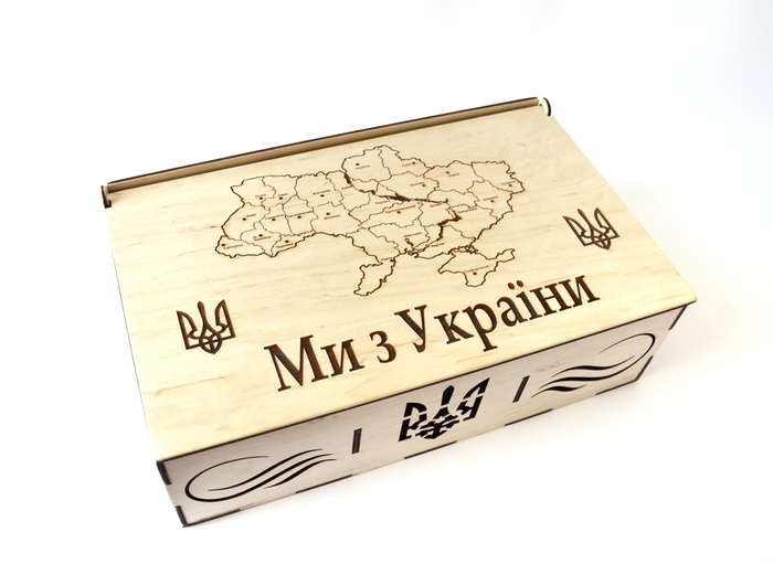 Дерев’яна коробка з фанери “Ми з України” 30*18*9 см KolodaToys UK10