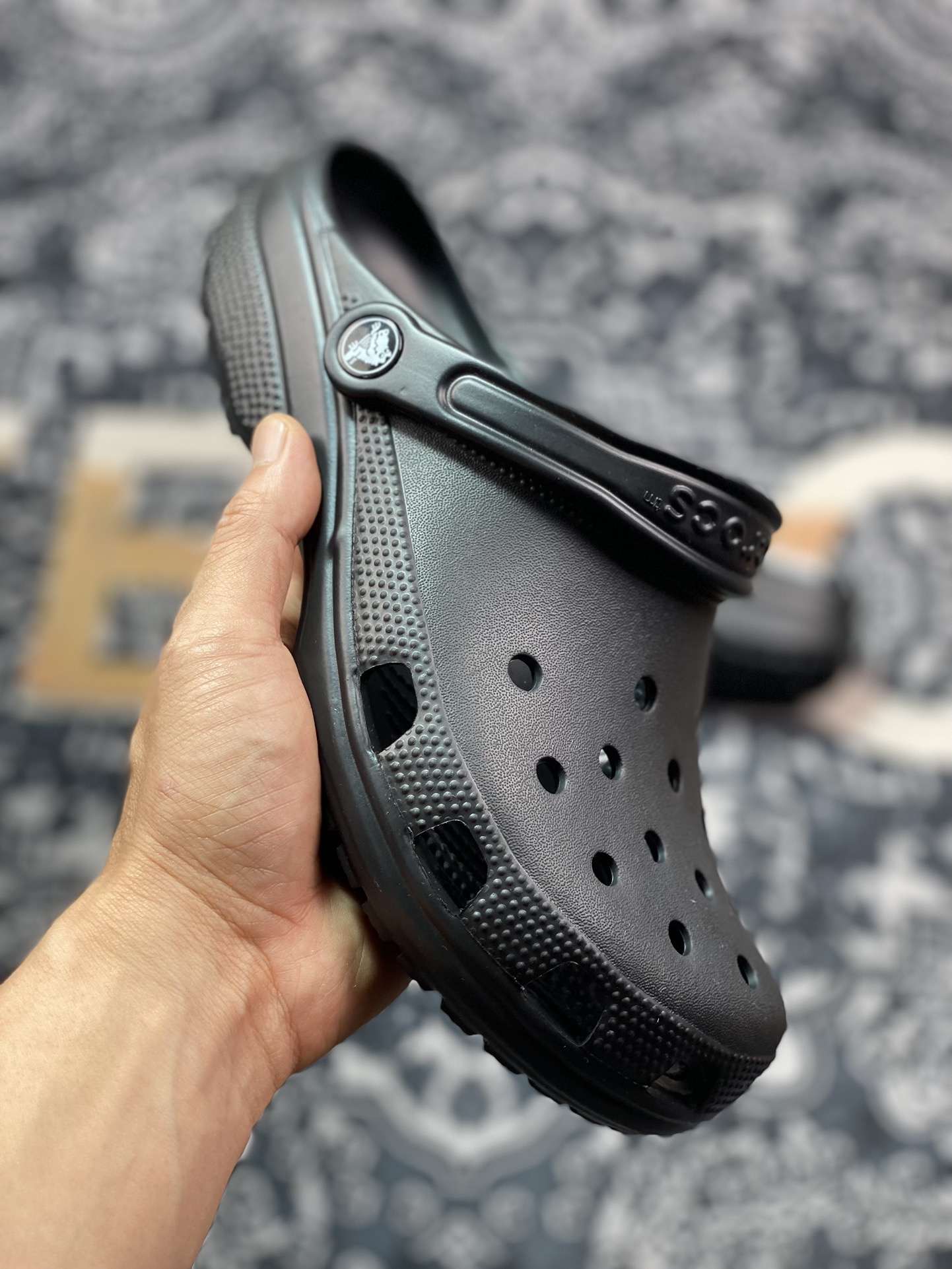 Crocs klasy fabrycznej