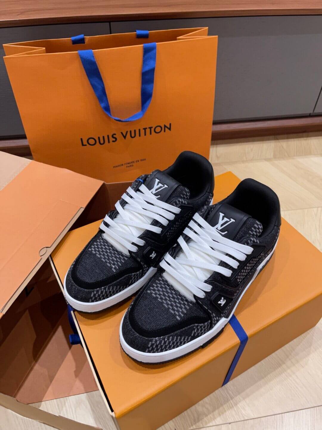Louis Vuitton кросівки