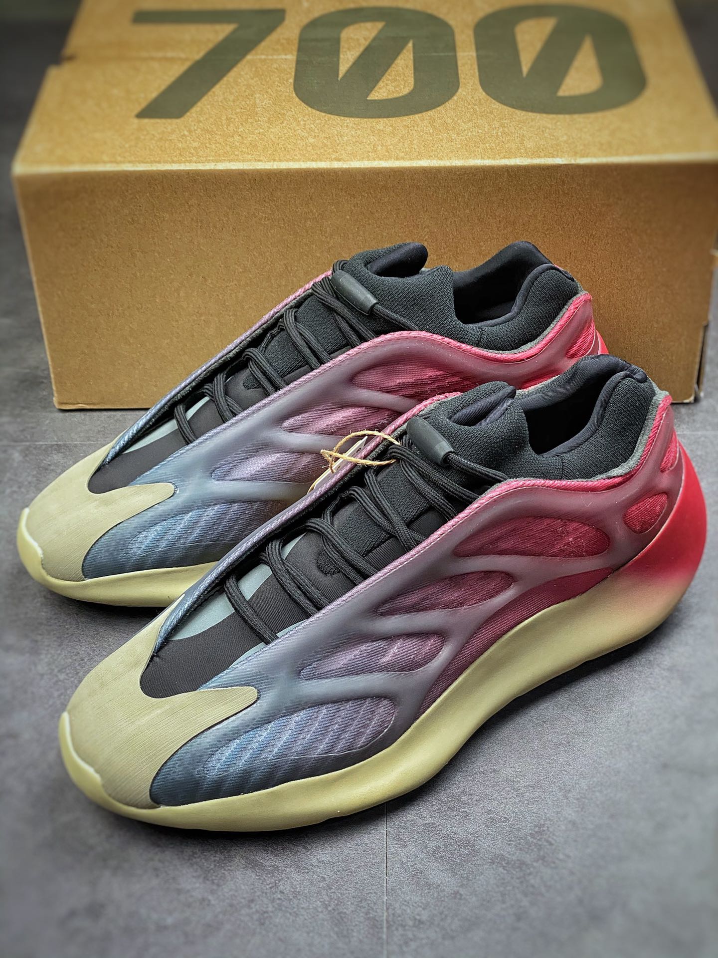 Adidas Yeezy 700 V3 “Fade Carbon” GW1814