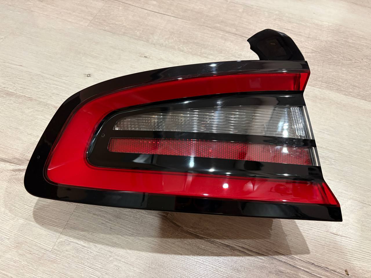 Dodge Charger б.у оригінал Ліва в крило 2014 - 2024 роки