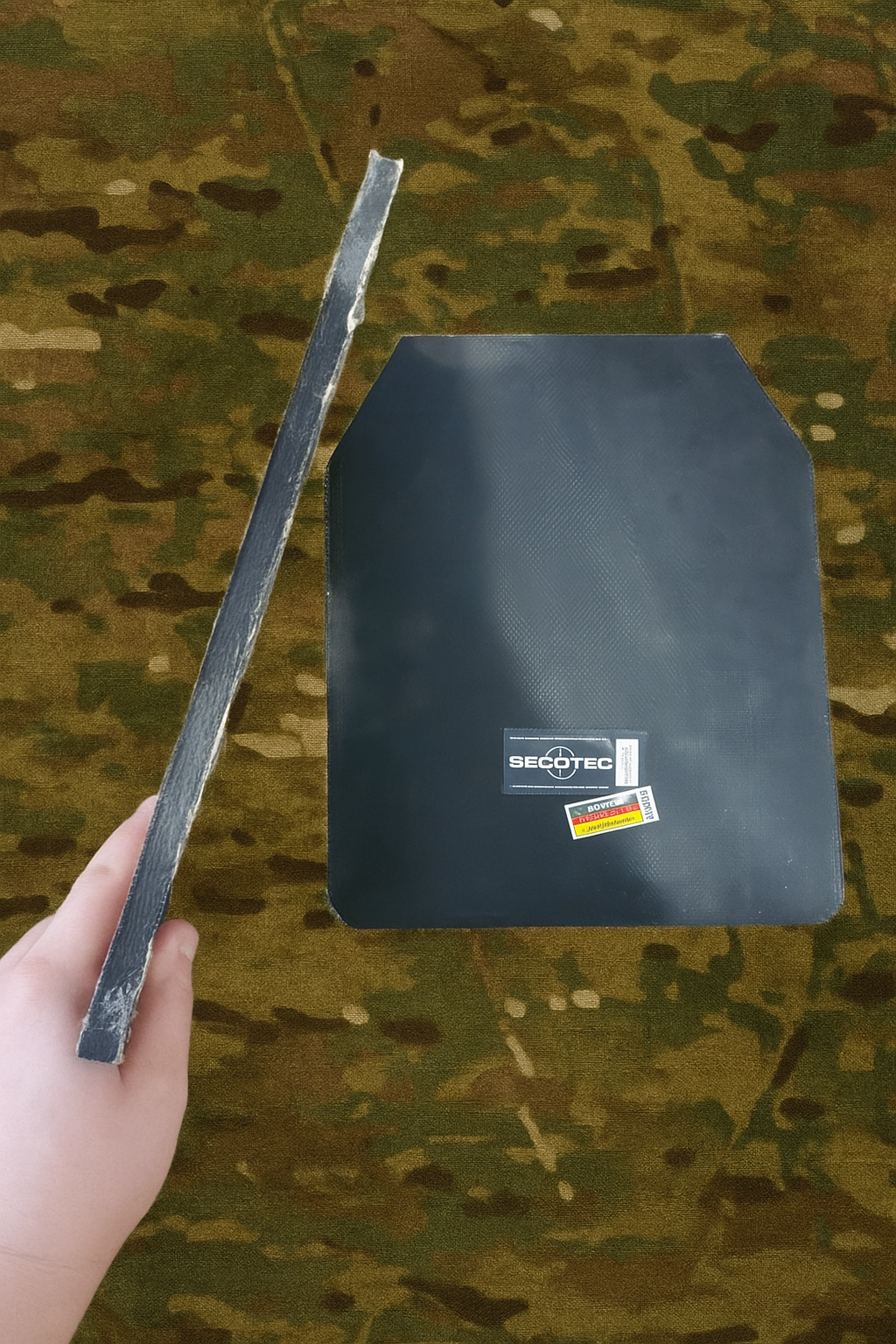 Надлегкі кевларові протиосколкові бронеплити від німецького бренду "SECOTEC".