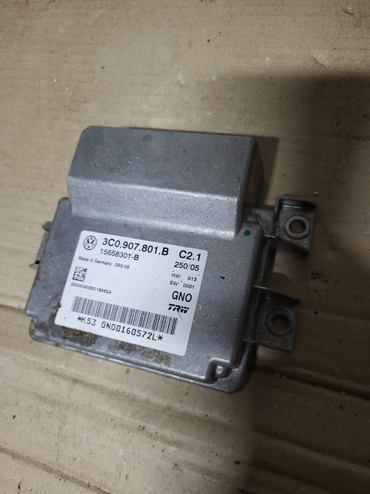 Блок керування стоянковим гальмом VW Passat B6