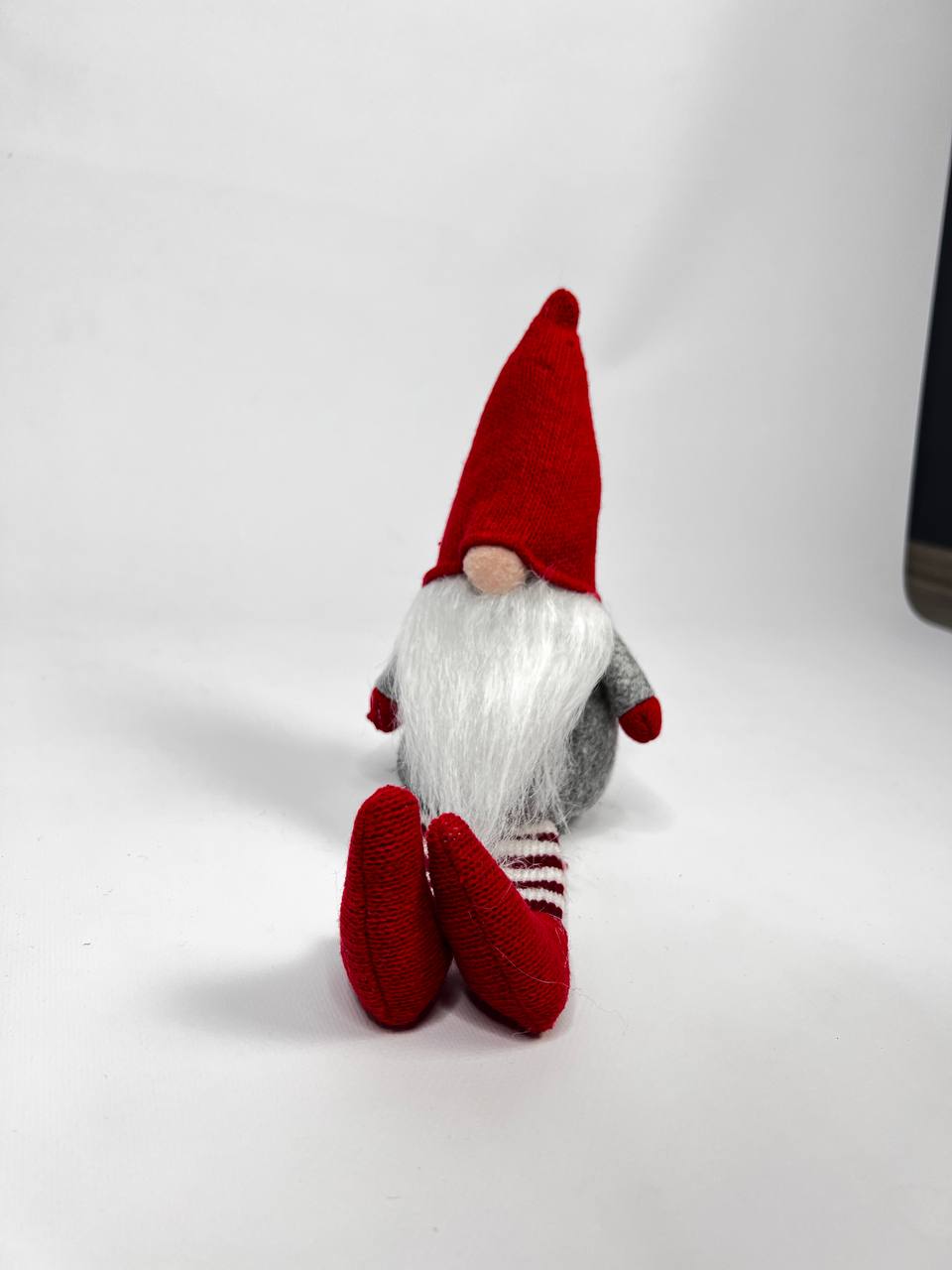 Гном з ножками червоний