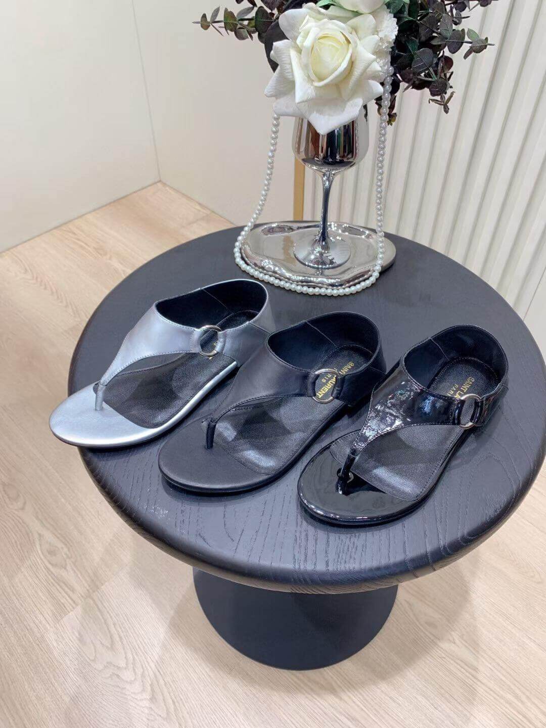 Yves Saint Laurent босоніжки