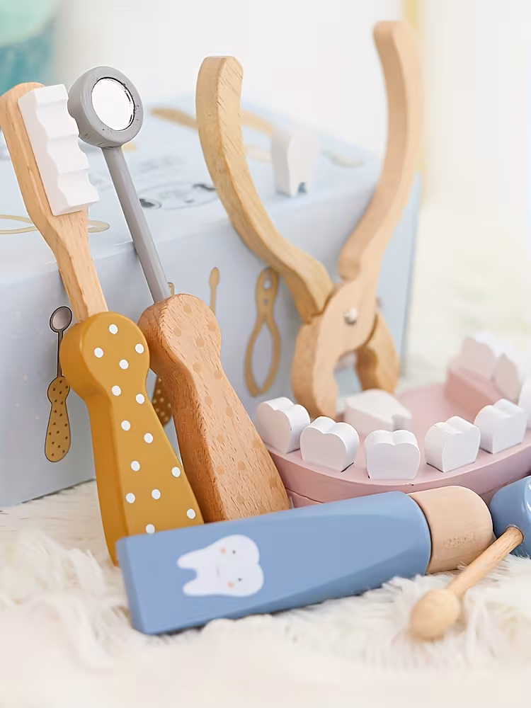 Дитячий дерев’яний стоматологічний набір "Dentist set" — рольова навчальна іграшка для дітей від 3 років