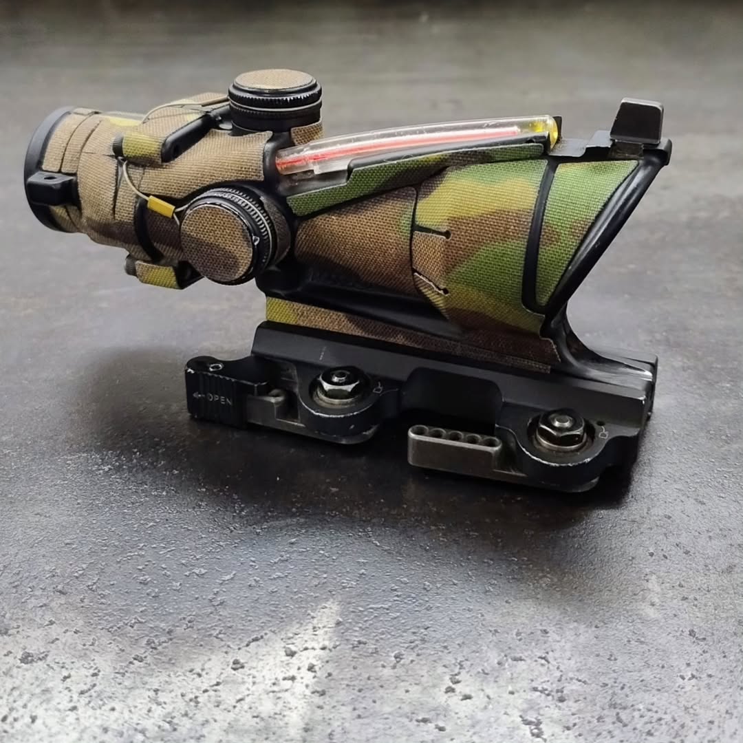 Маскувальні текстильні наліпки для прицілу "TRIJICON ACOG" від українського бренду "SVETOGOR DEFENCE".