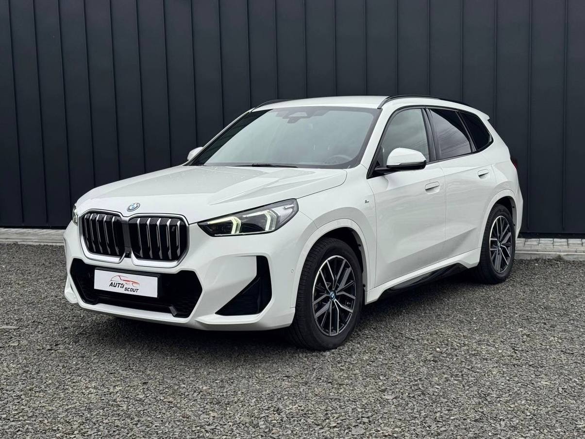 BMW iX1 xDrive30 M