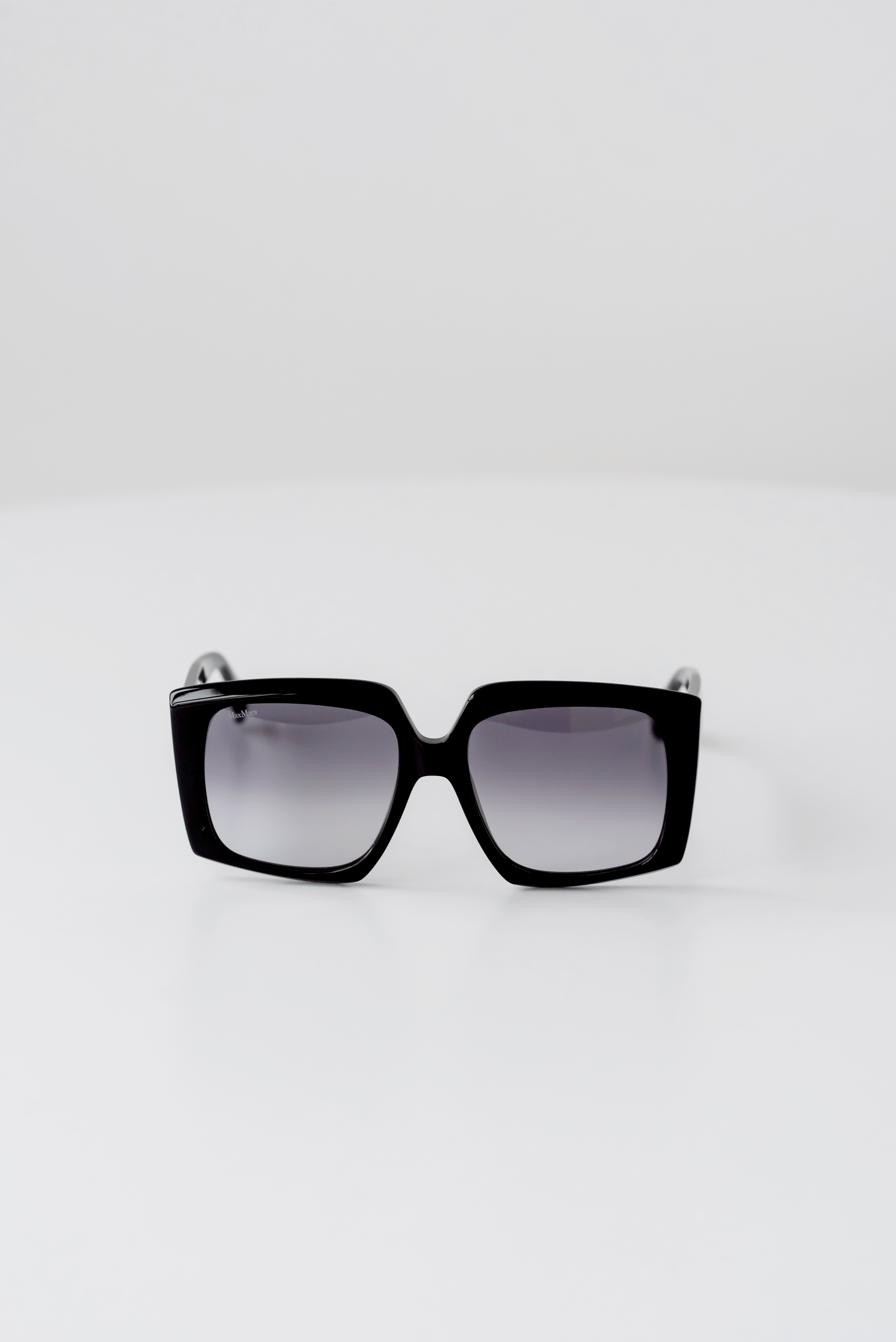 Сонцезахисні окуляри MaxMara 0024-01B
