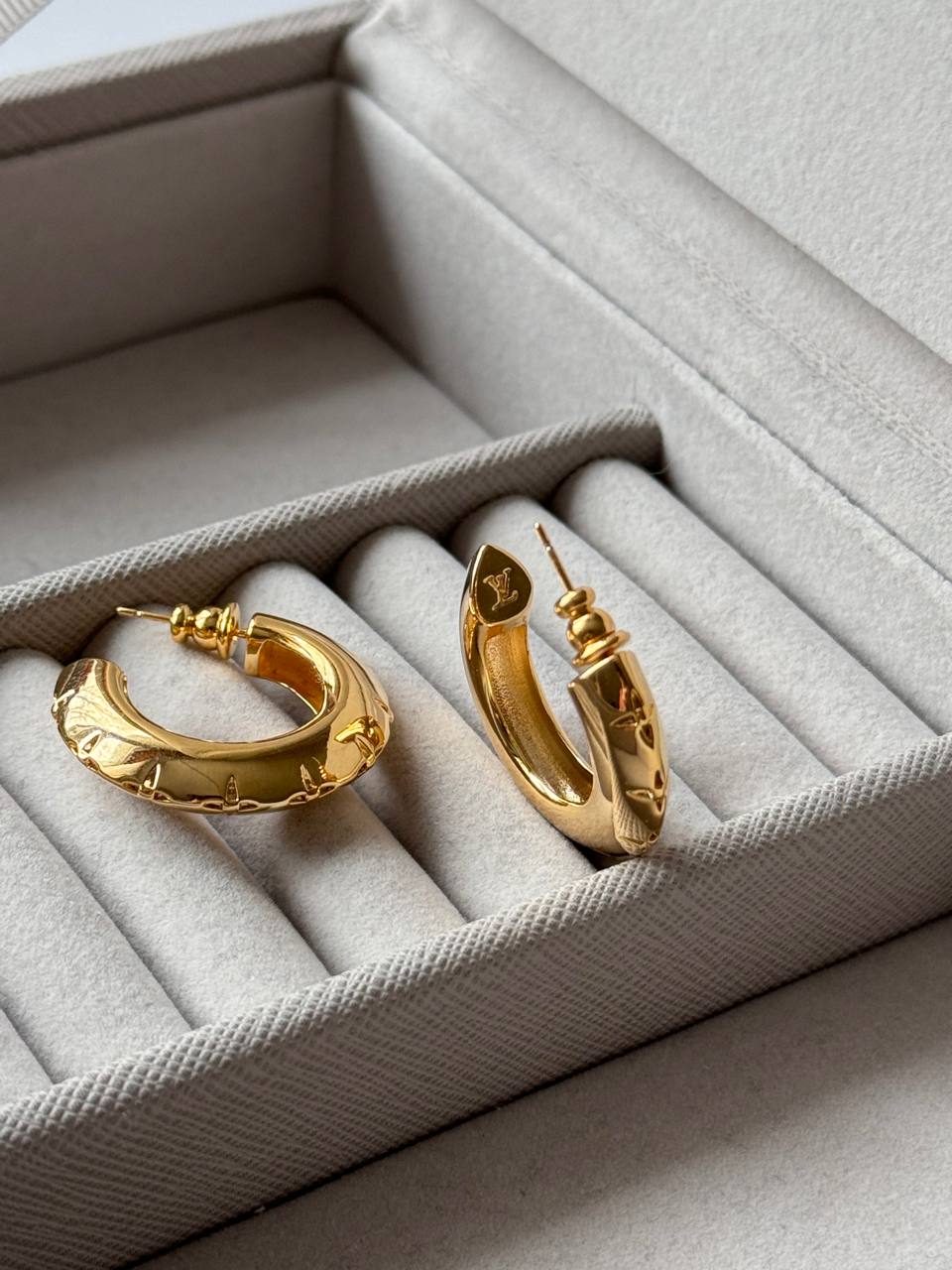 Сережки LV