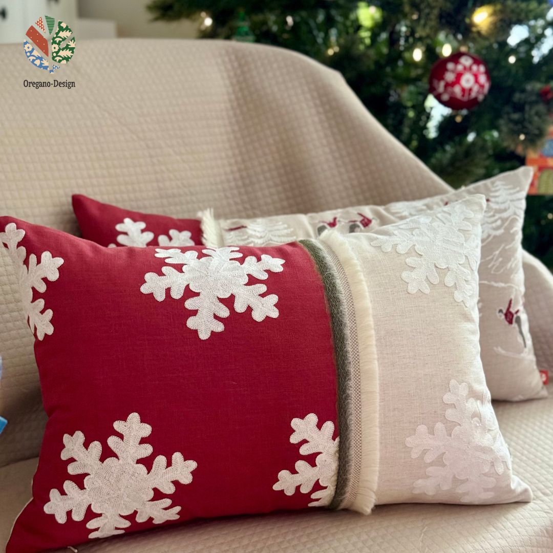 Decorative pillow Snowflakes with green line