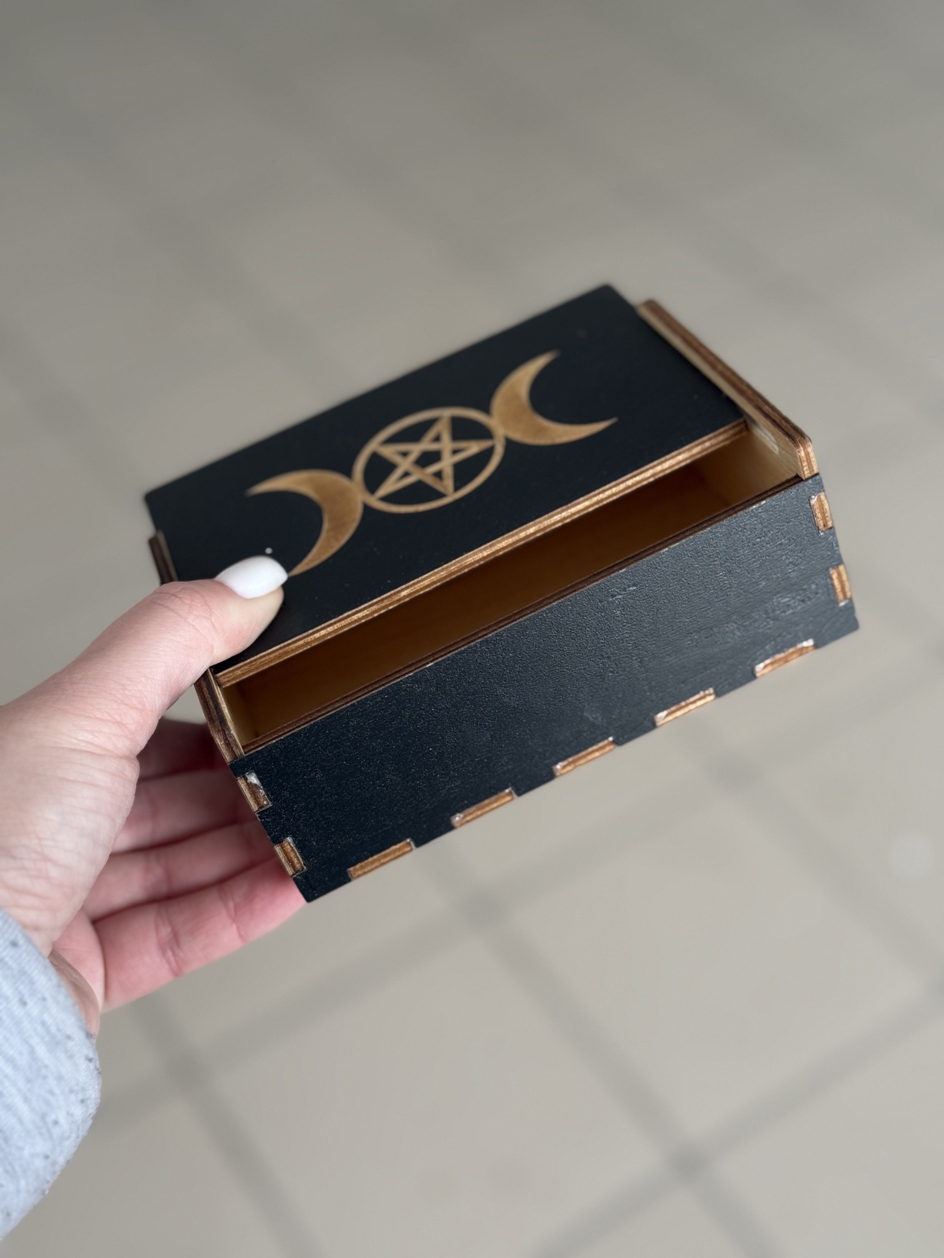 Деревʼяна коробка для зберігання Таро