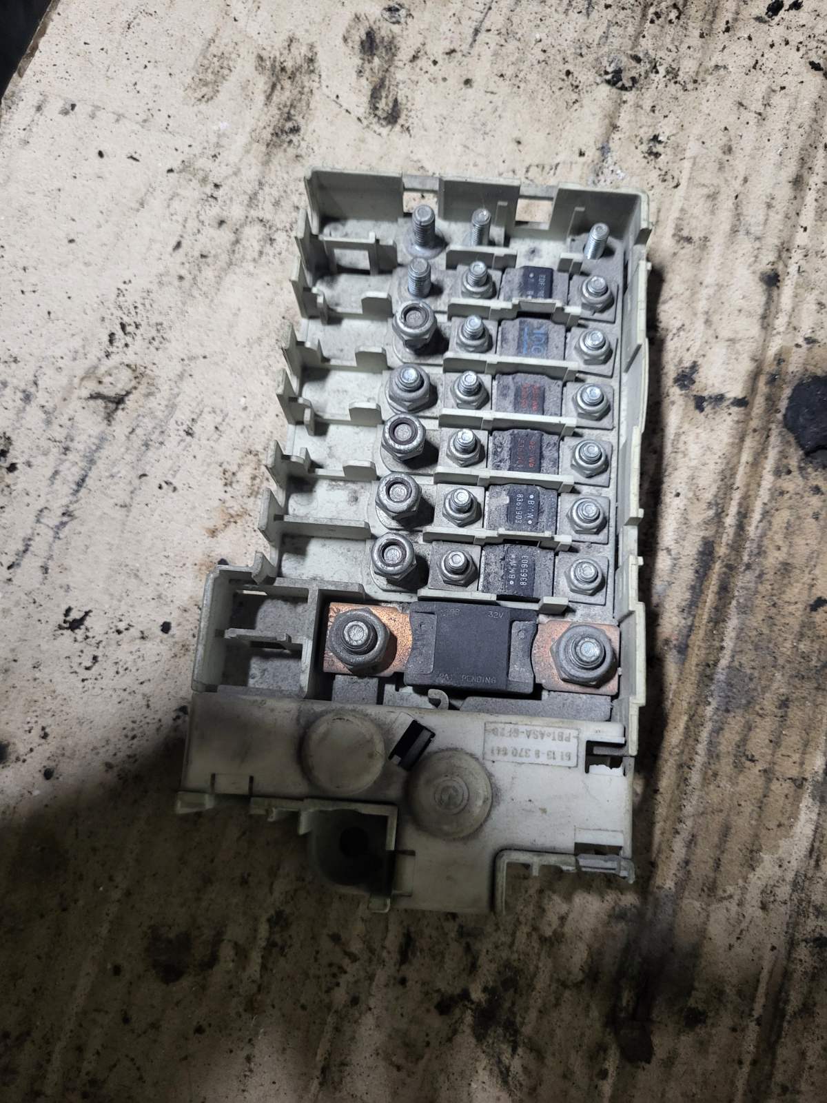 Блок запобіжників BMW E39