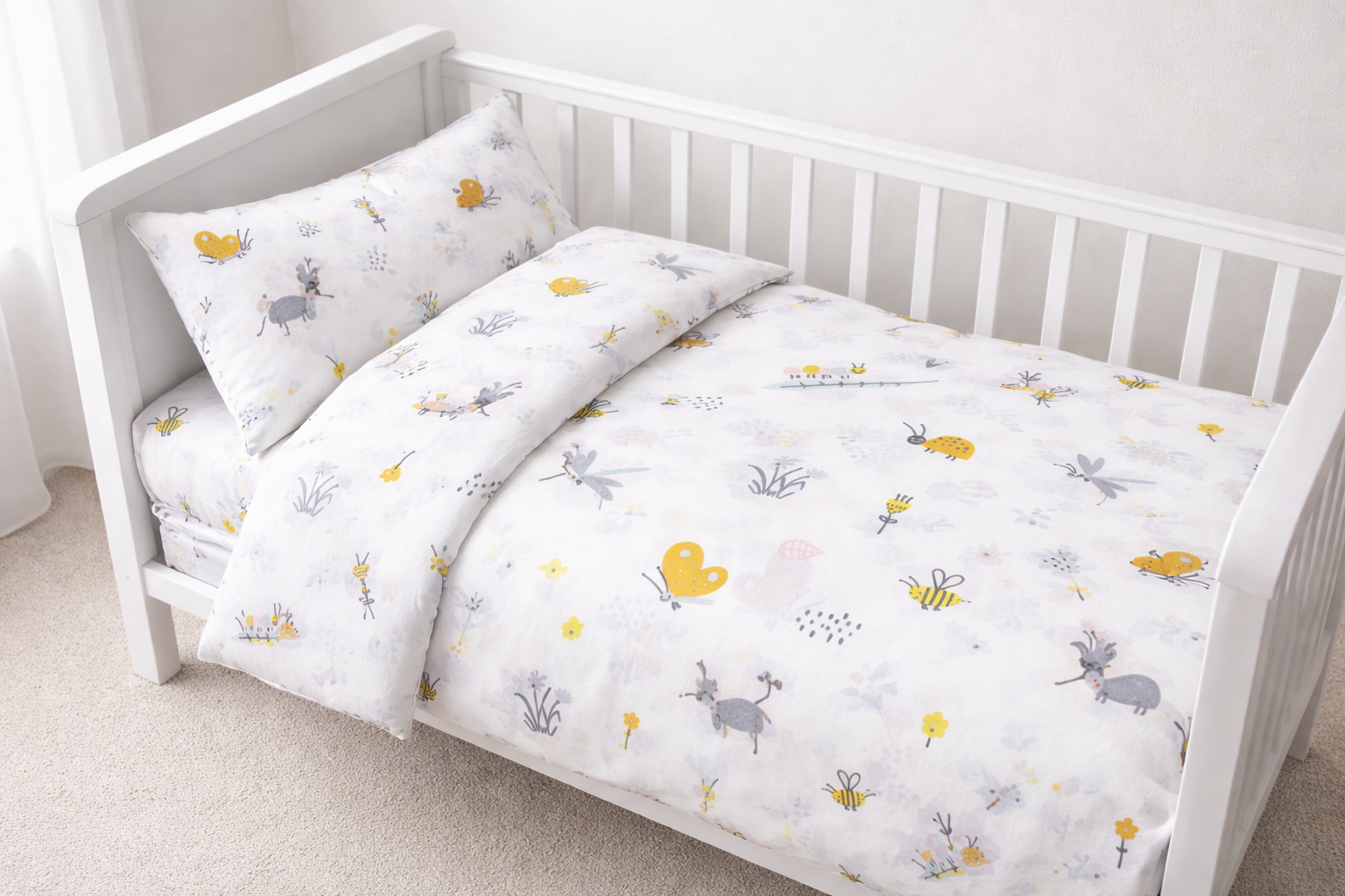 Постільна білизна для немовлят ранфорс прінт  "Помаранчеві метелики, комахи на білому"