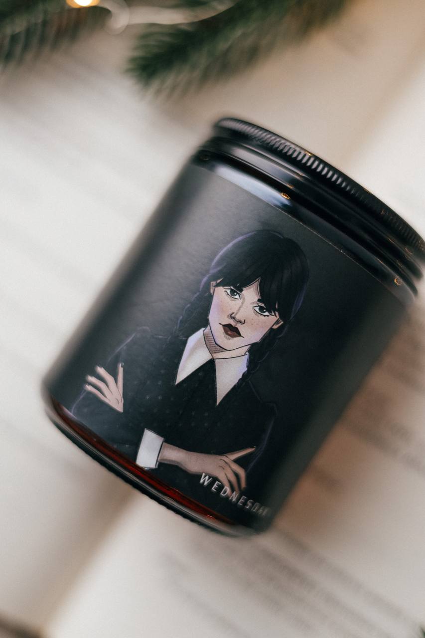 Свічка "Венздей"