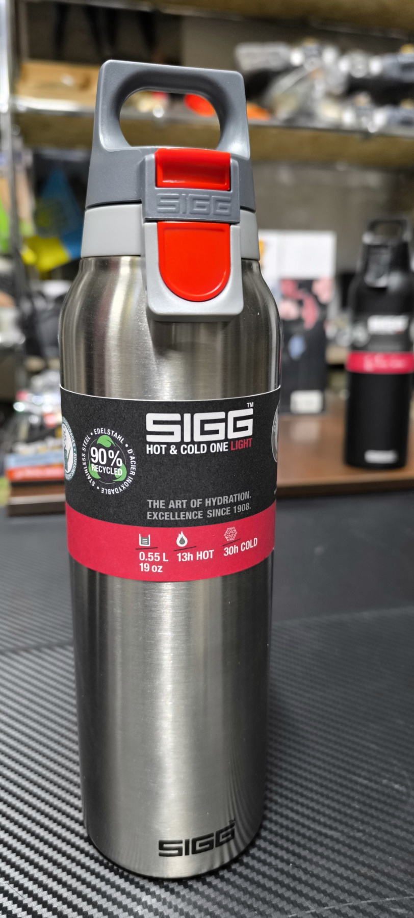 Термочашка SIGG Light Matted 0,55 л