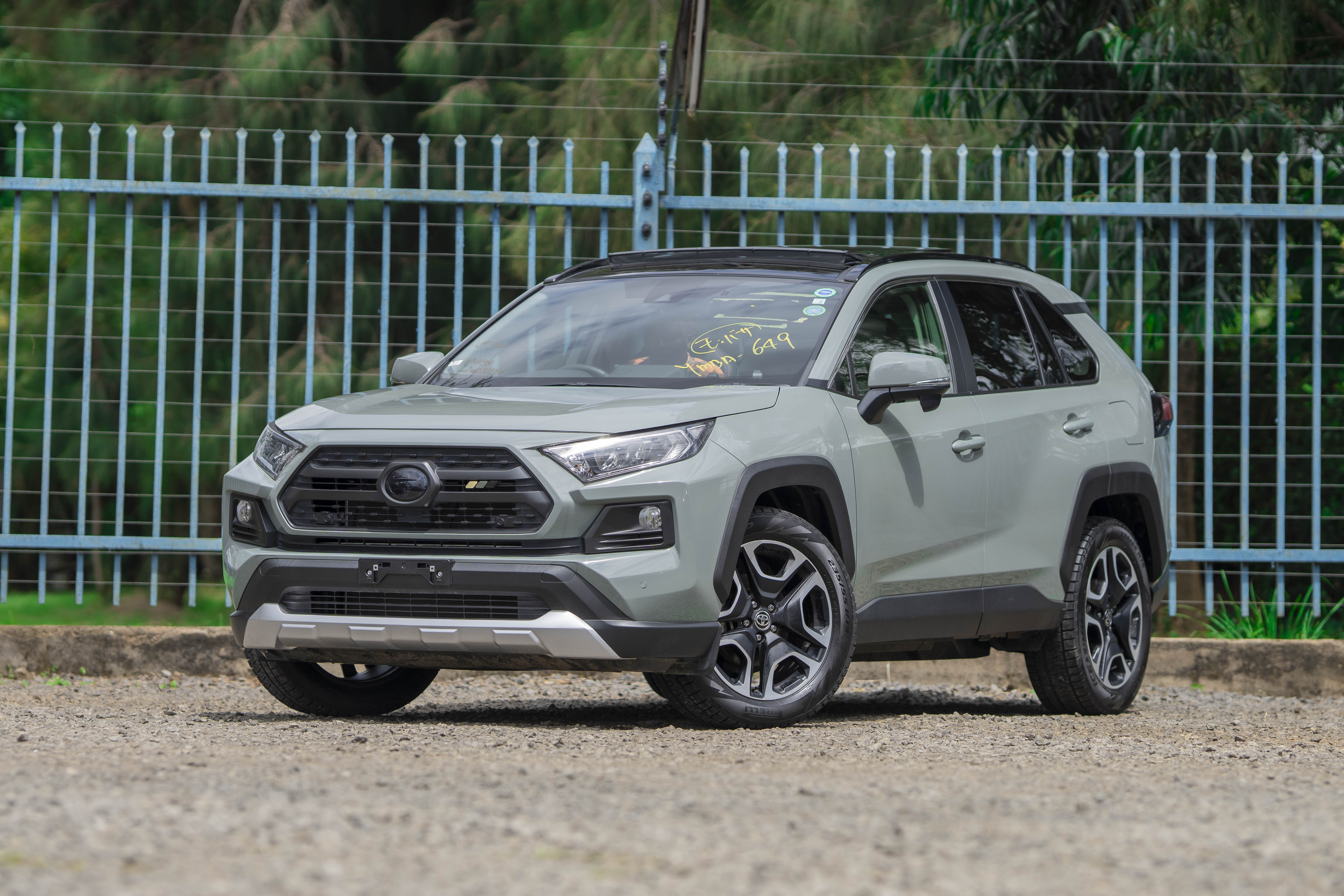 TOYOTA RAV 4