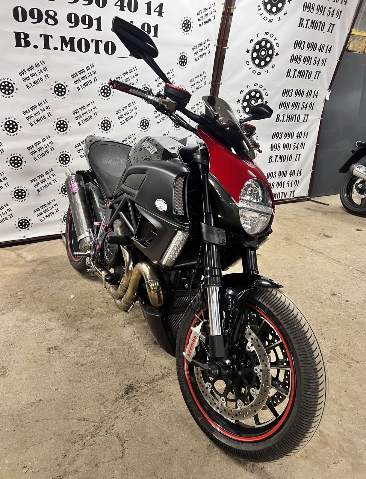 Ducati Diavel 2013 рік