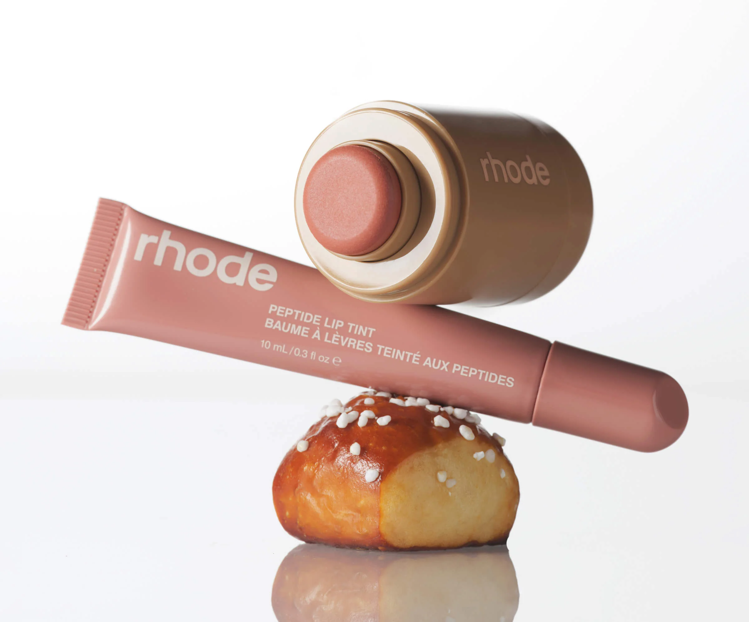 Дуо rhode pocket blush freckle + peptide lip tint toast