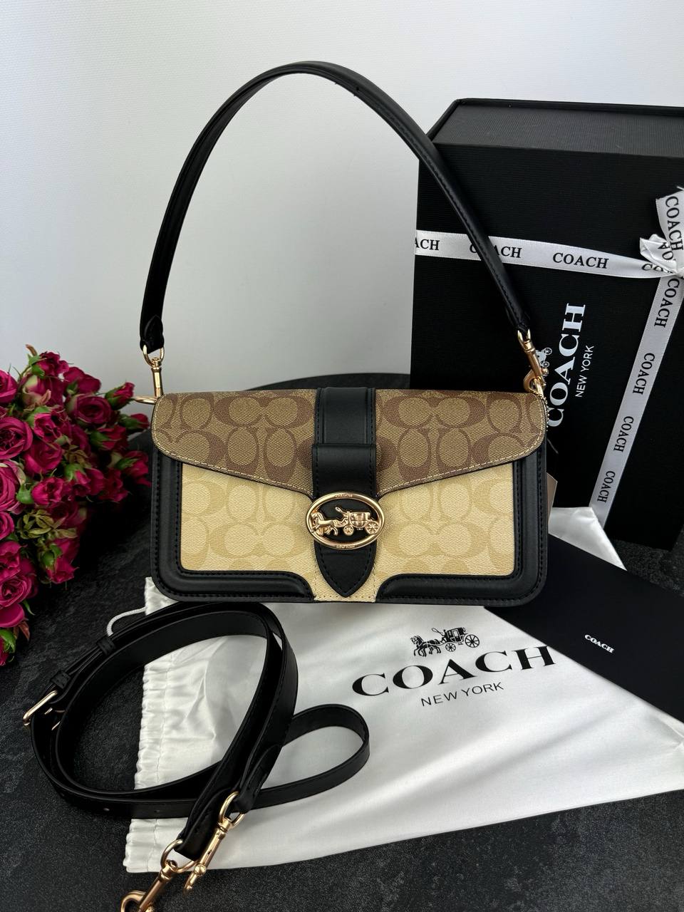 Coach Black/Beige Logo