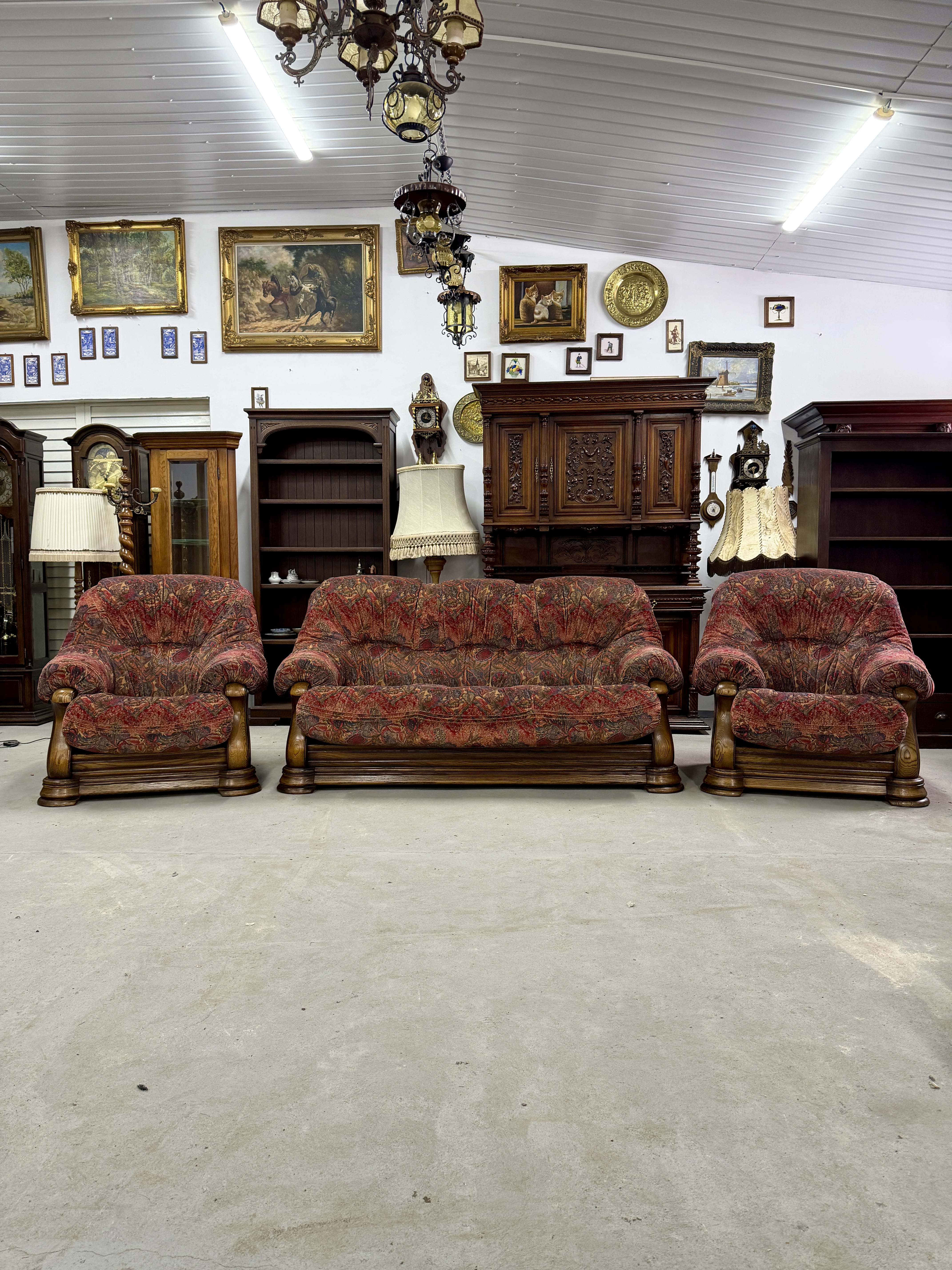 Велюровий гарнітур 3-1-1 у класичному стилі