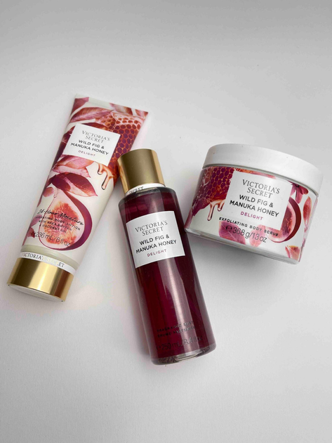 Набір Victoria Secret Wild Fig & Manuka Honey Спрей 250 мл + Лосьйон 236 мл + Скраб для тіла 368 грам