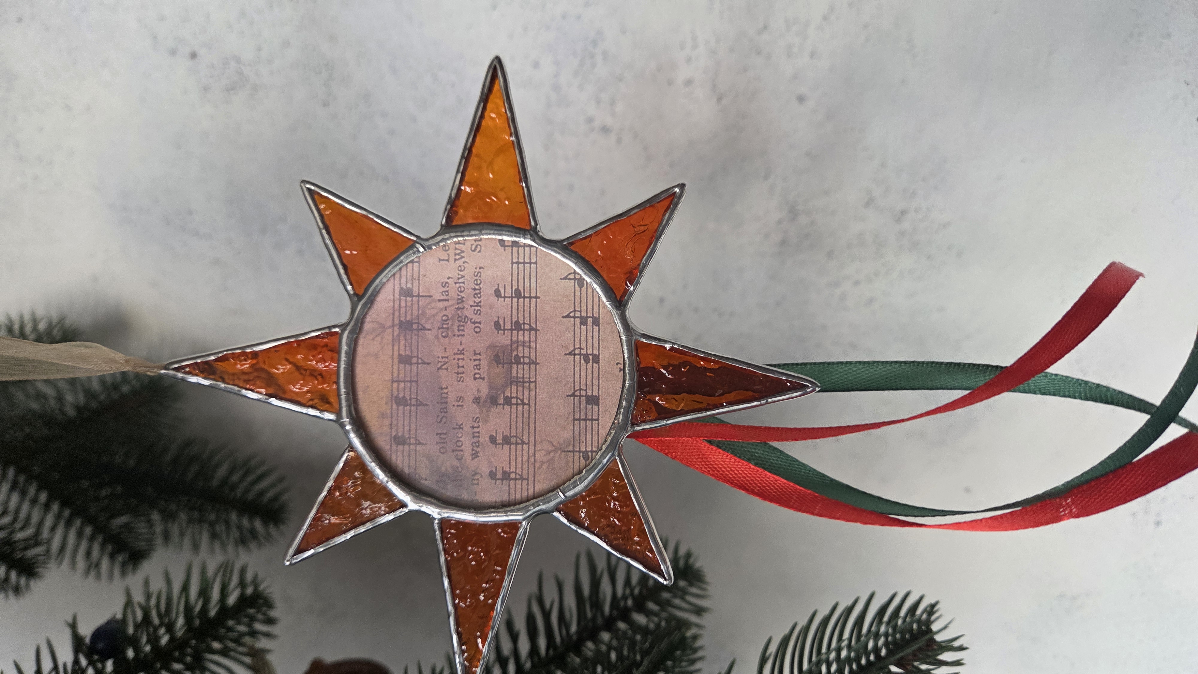 Зірка різдвяна з нотами