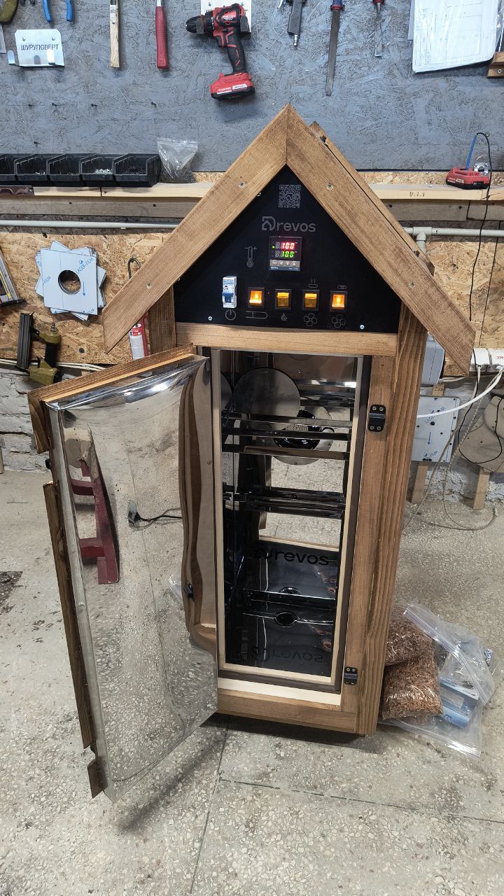 Обшивка нержавіючою сталлю на модель коптильні Сімейна 1.0